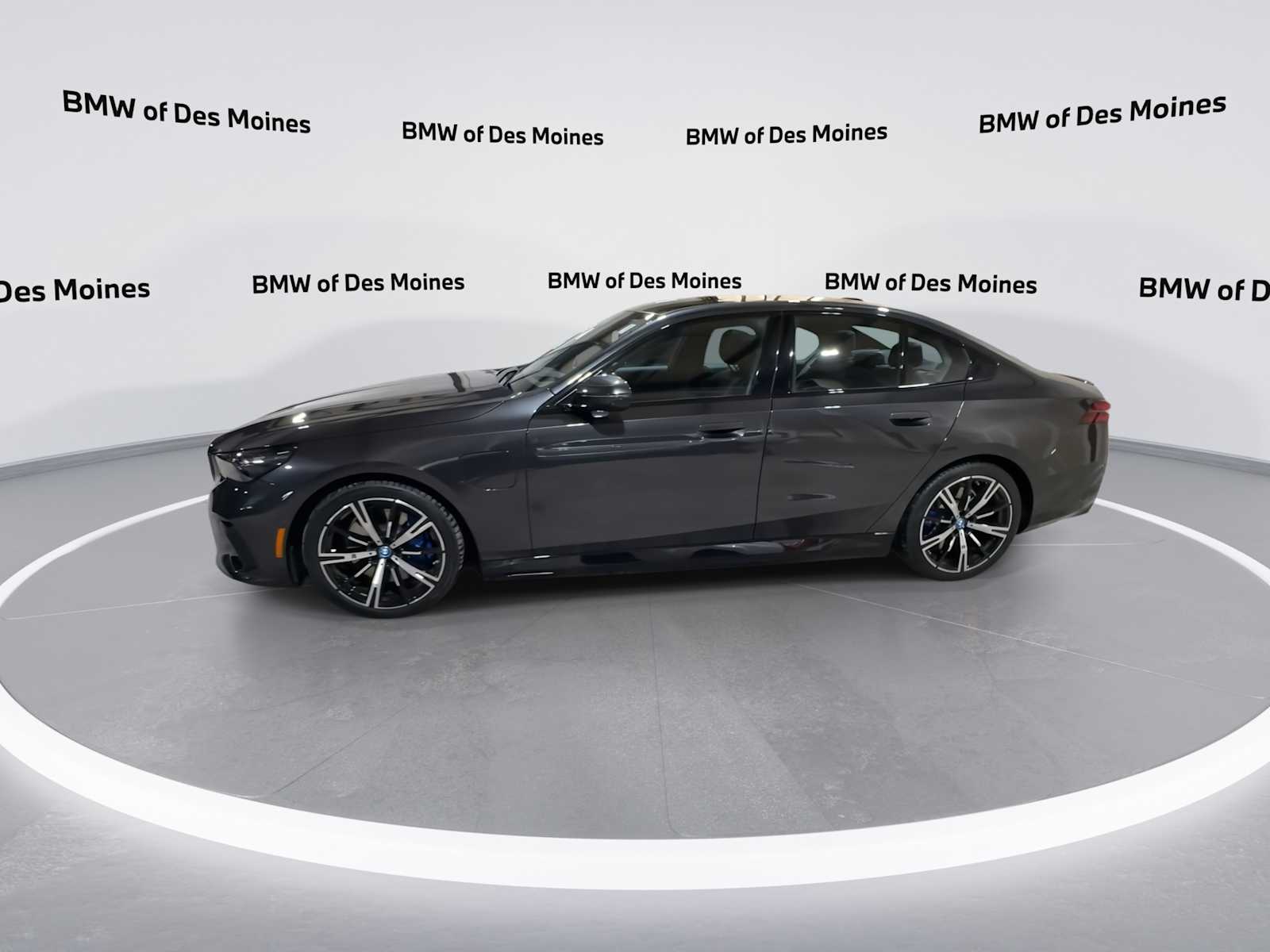 Thumbnail: 2025 BMW 5 Series - 4