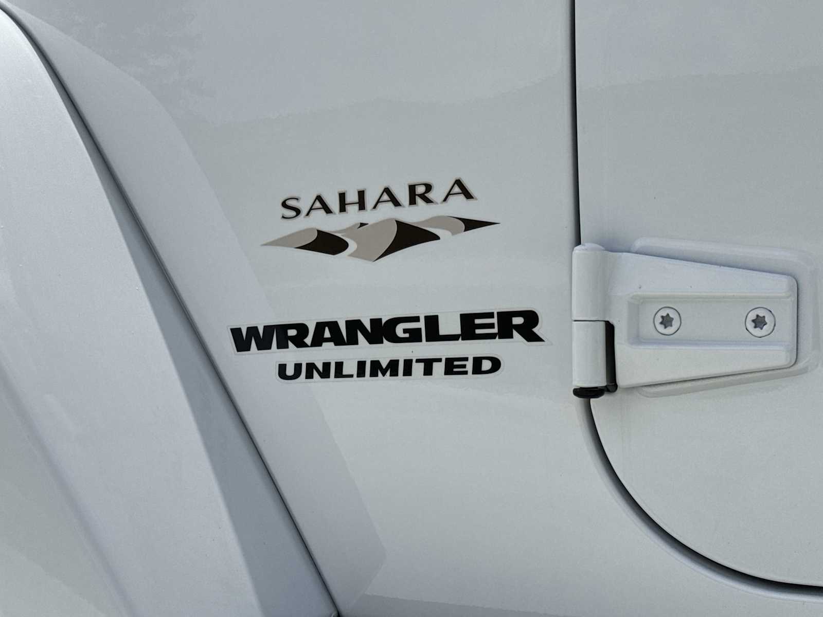 Thumbnail: 2016 Jeep Wrangler - 14