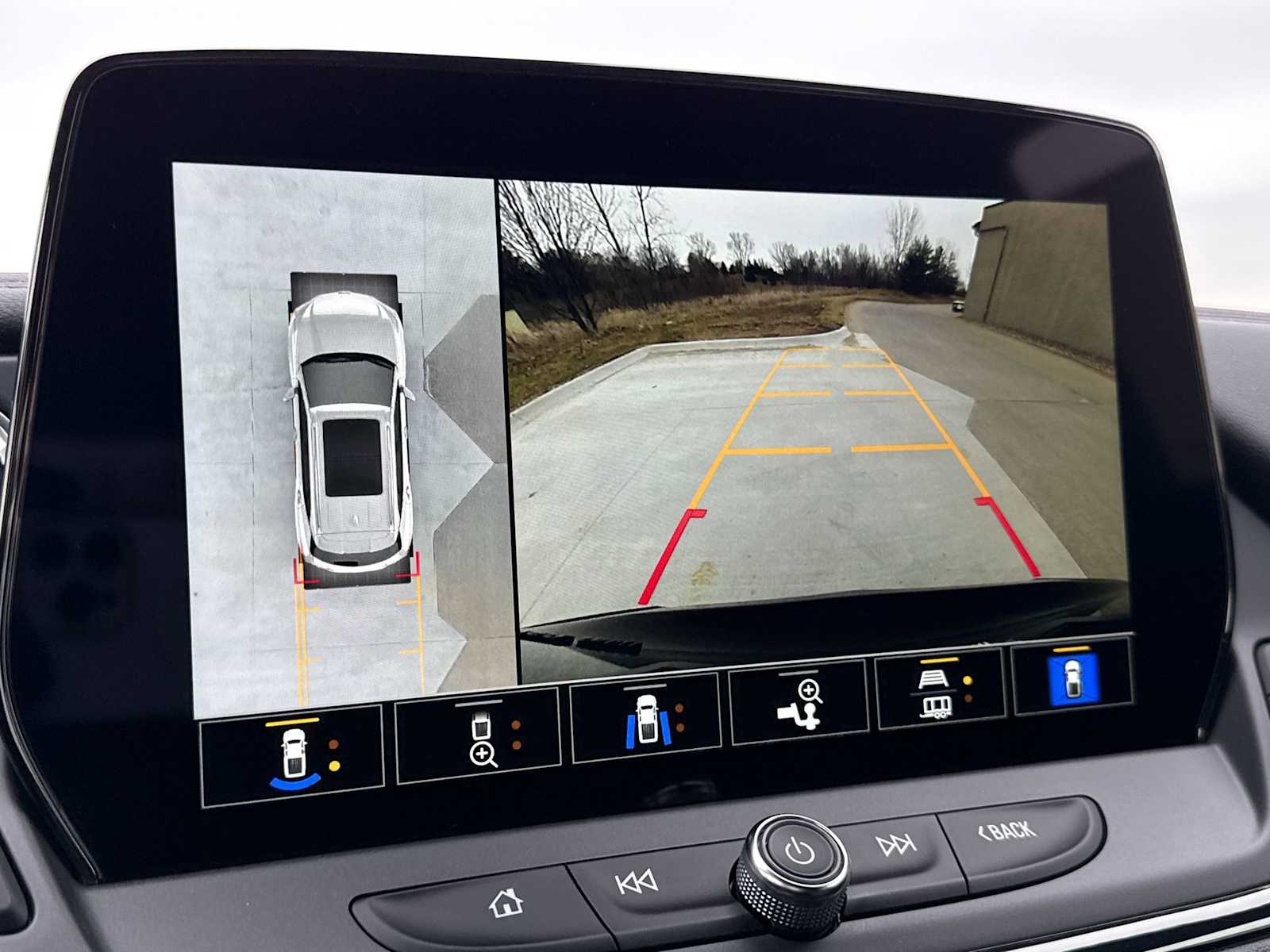 Thumbnail: 2023 Chevrolet Blazer - 32