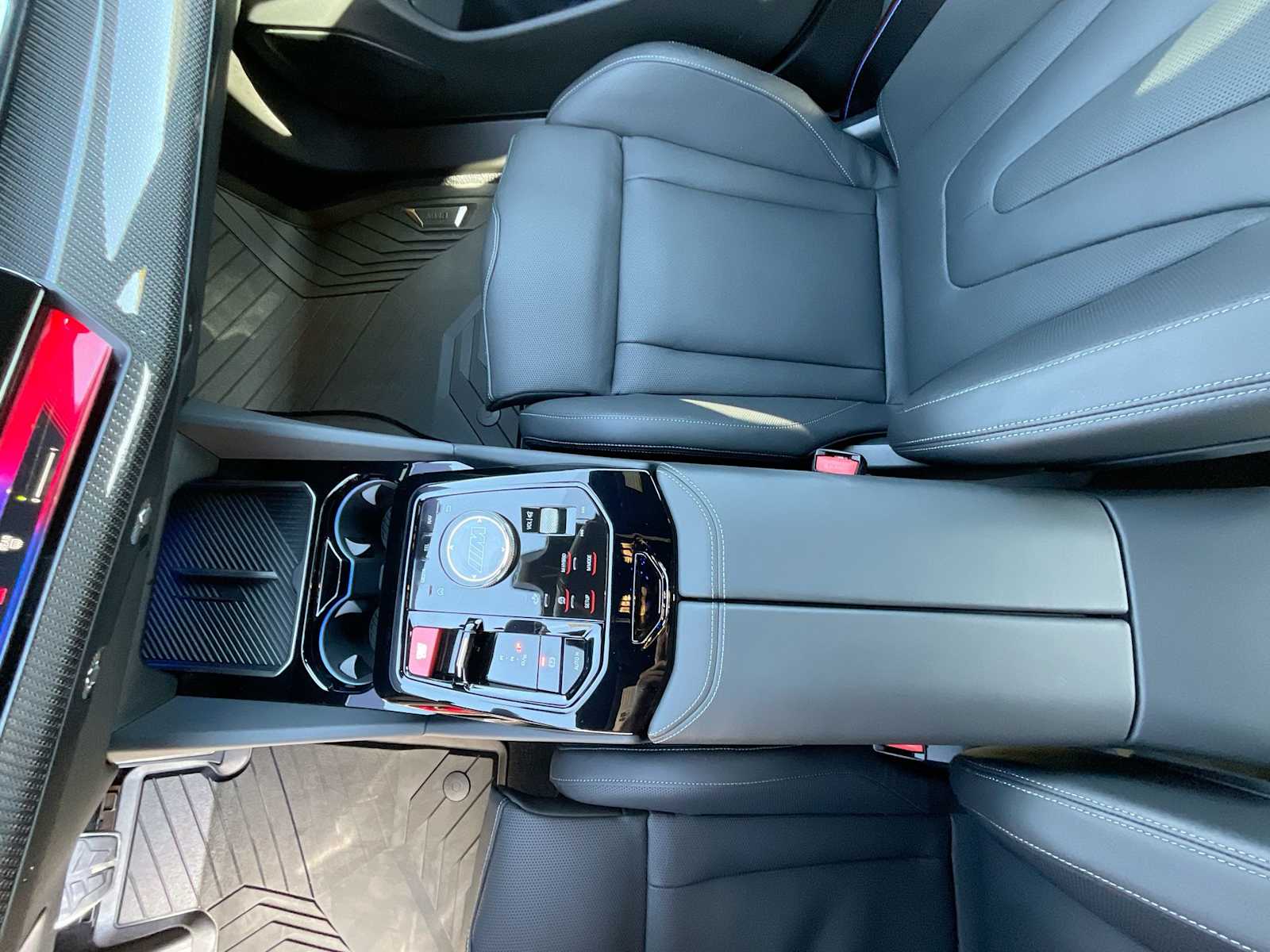 Thumbnail: 2025 BMW M5 - 28