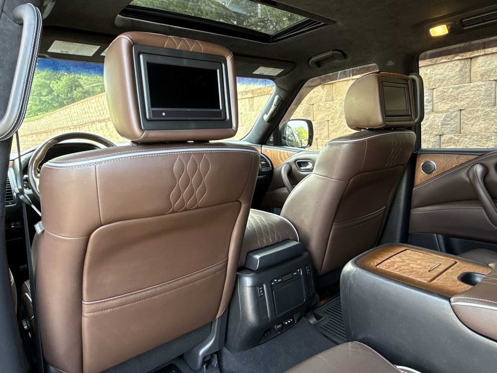 Thumbnail: 2015 INFINITI QX80 - 19