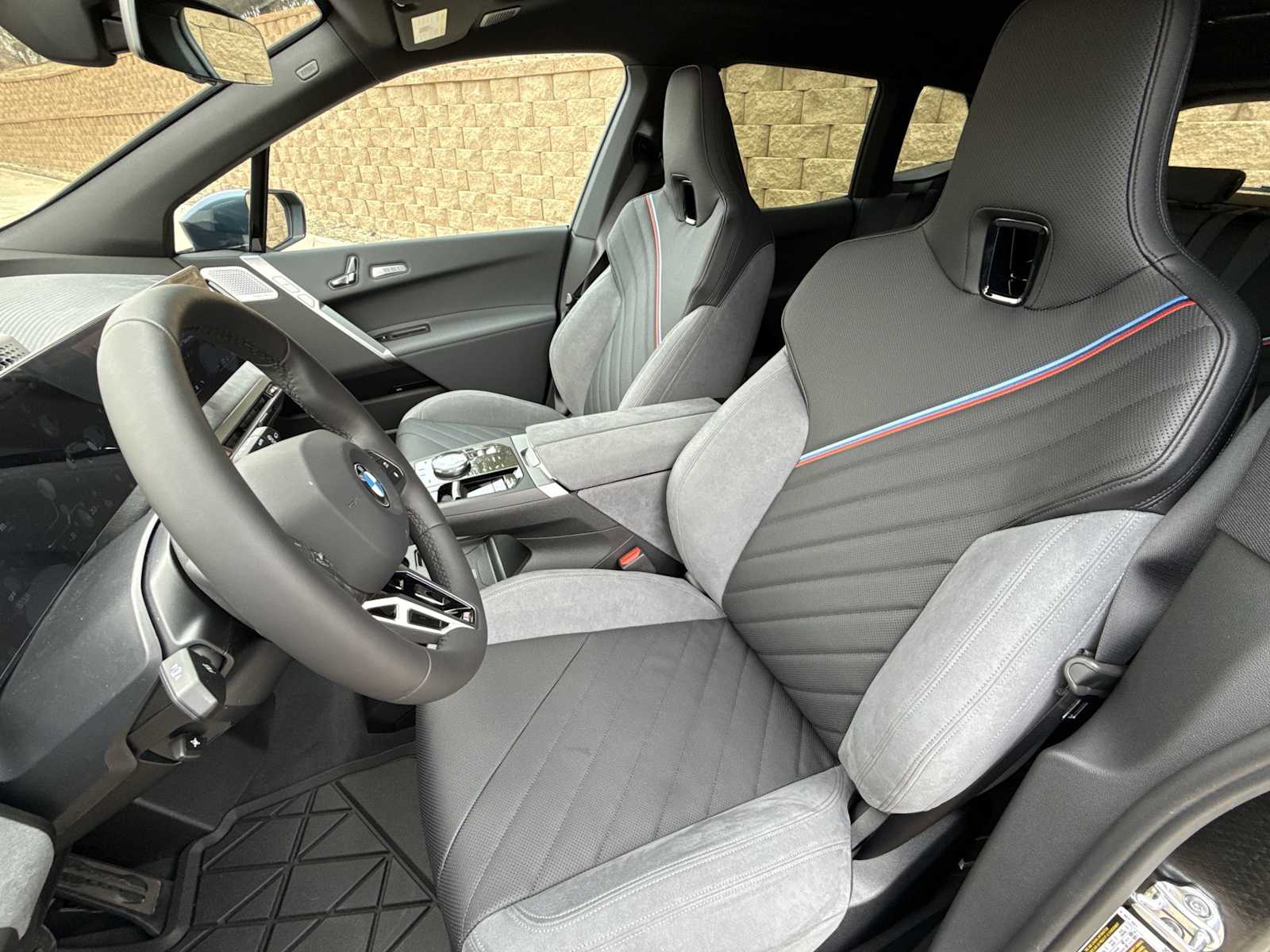 Thumbnail: 2026 BMW iX - 16