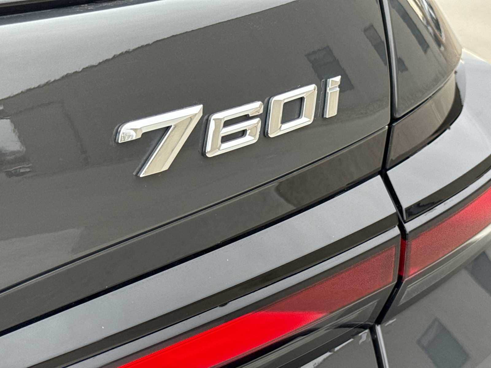 Thumbnail: 2024 BMW 7 Series - 13