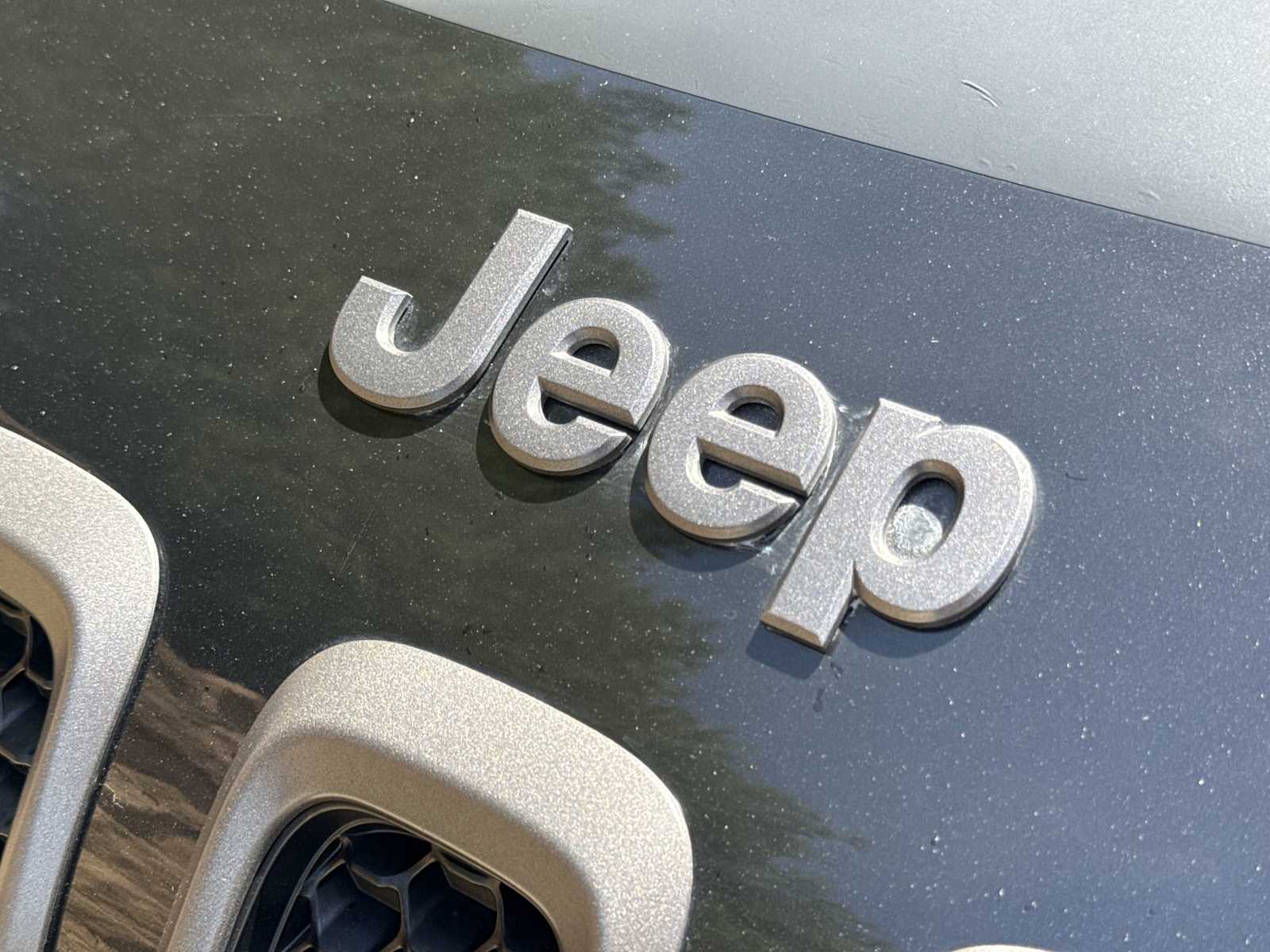 Thumbnail: 2016 Jeep Cherokee - 12
