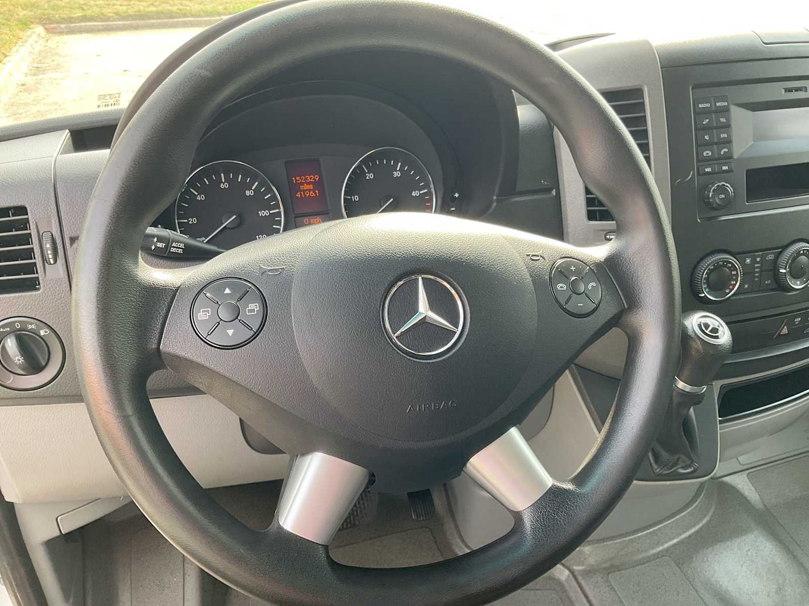 Thumbnail: 2016 Mercedes-Benz Sprinter - 21