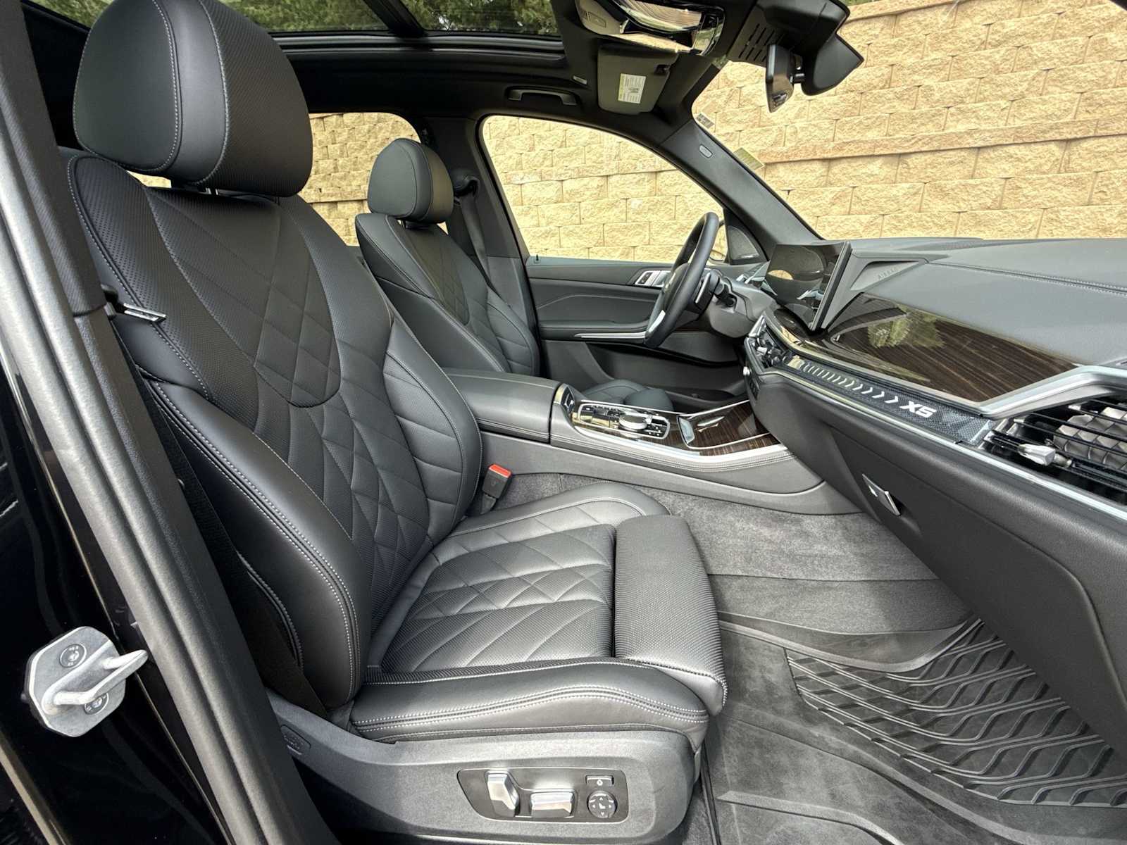 Thumbnail: 2024 BMW X5 - 24