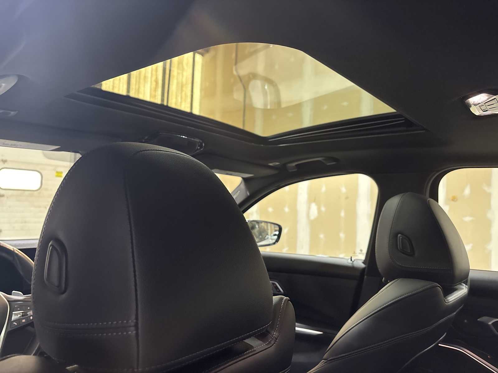 Thumbnail: 2023 BMW 3 Series - 18