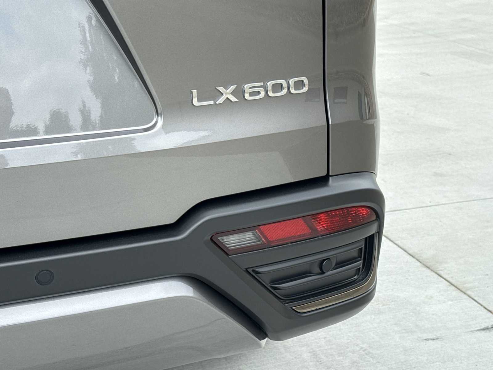 Thumbnail: 2025 Lexus ES - 12