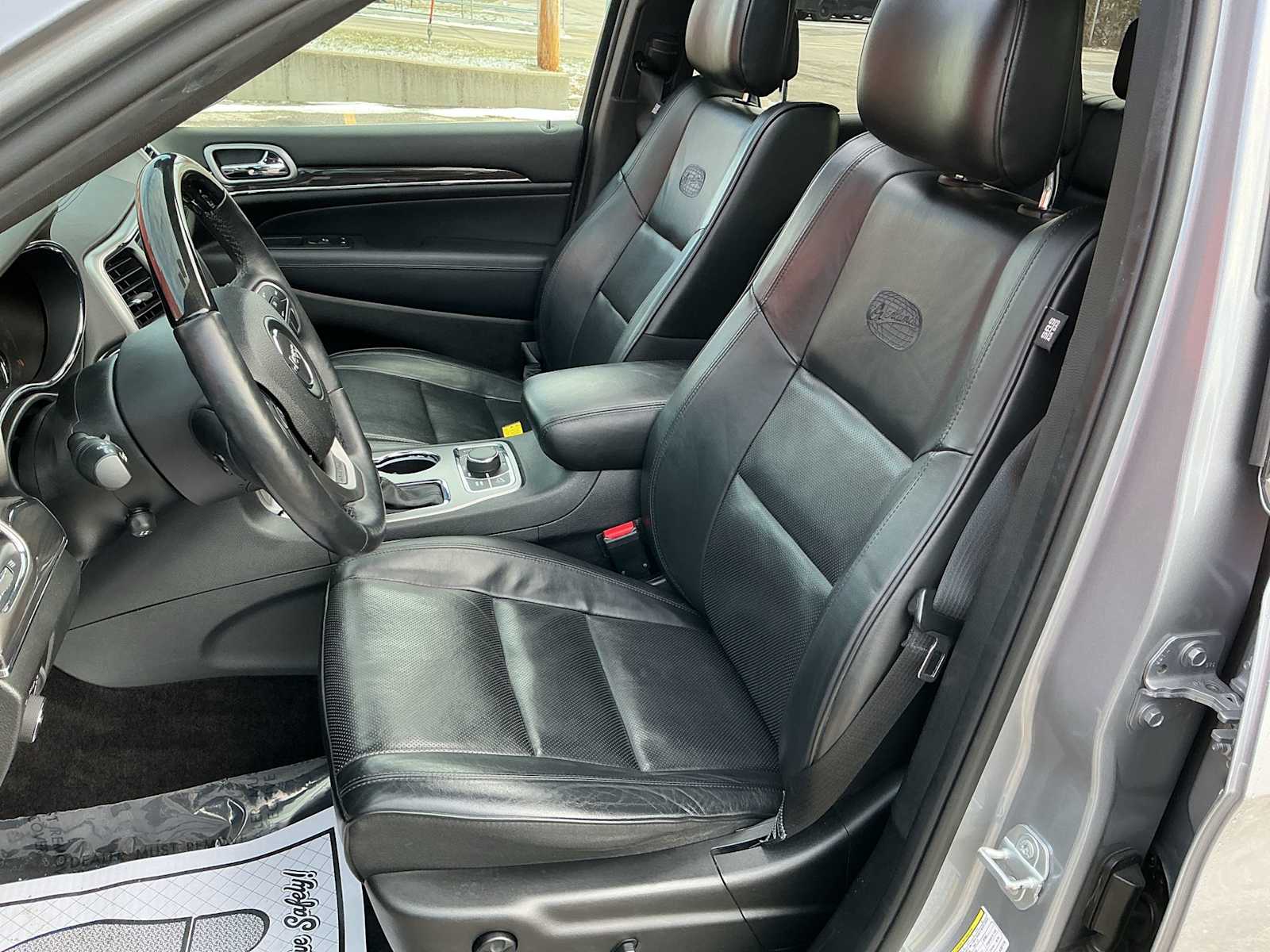 Thumbnail: 2018 Jeep Grand Cherokee - 17