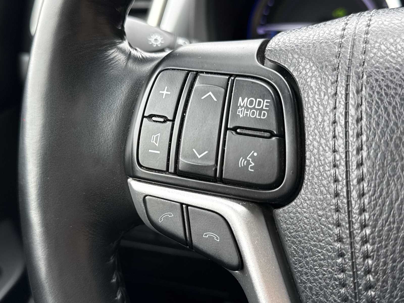 Thumbnail: 2018 Toyota Highlander - 26