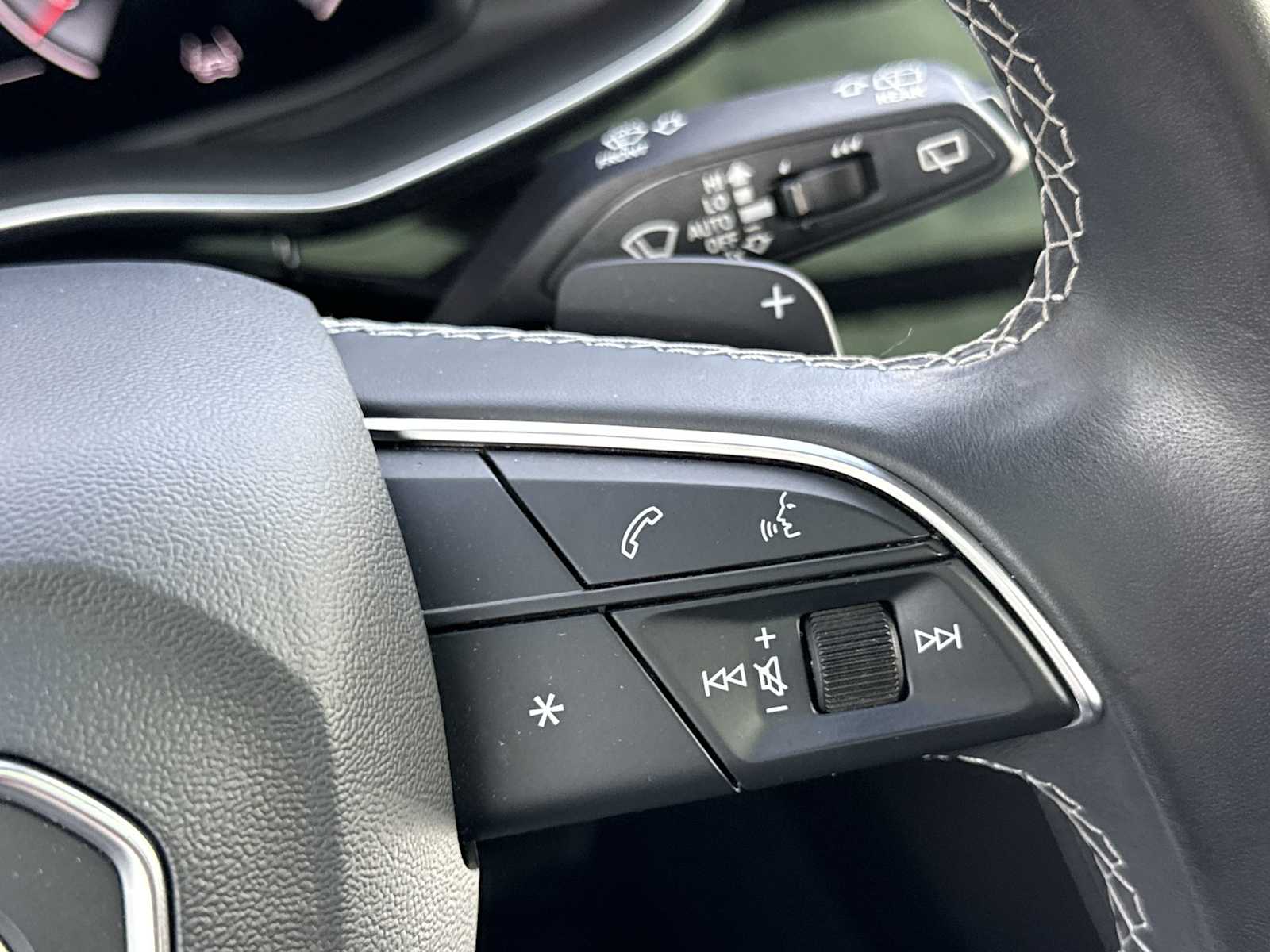 Thumbnail: 2022 Audi Q8 - 27