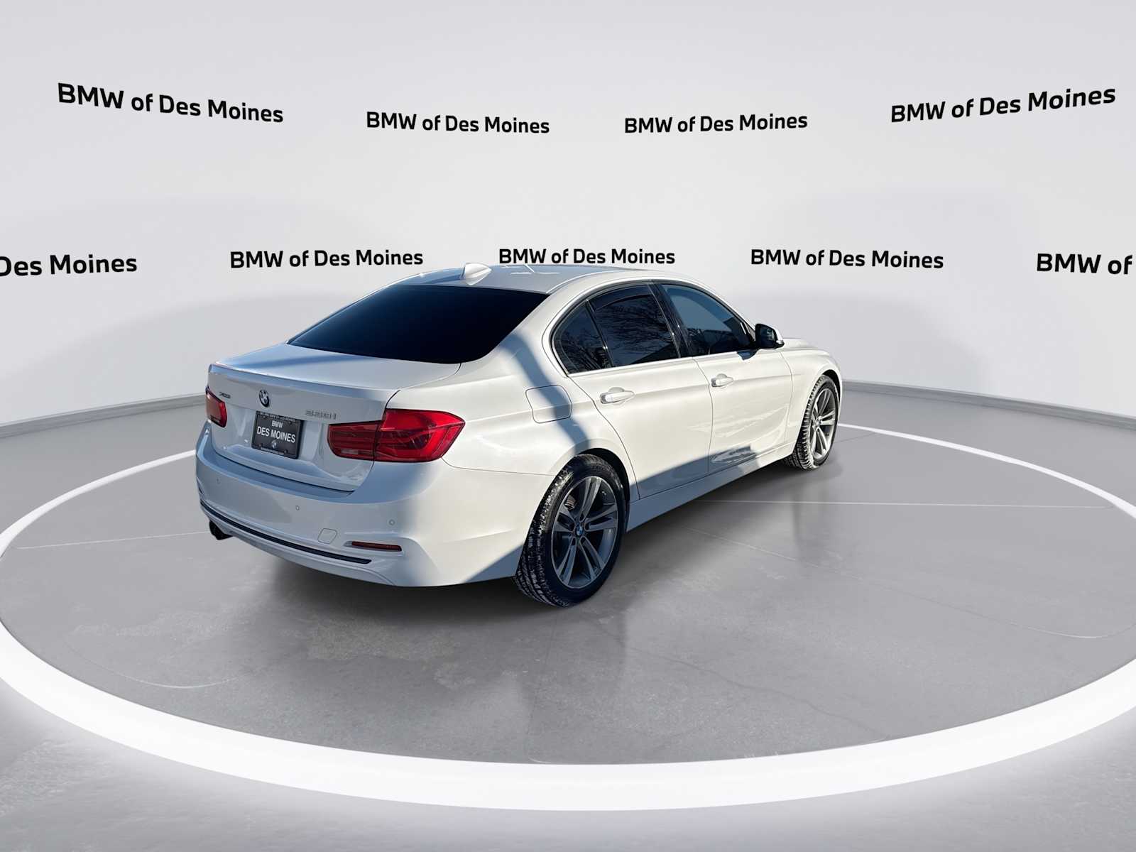 Thumbnail: 2017 BMW 3 Series - 8