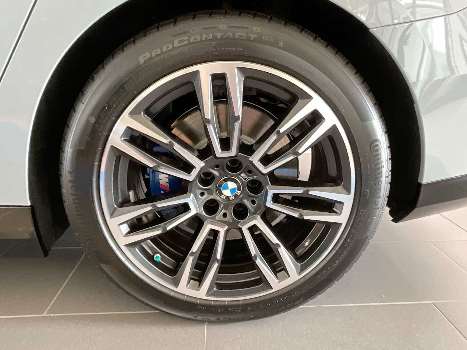 Thumbnail: 2026 BMW 5 Series - 13