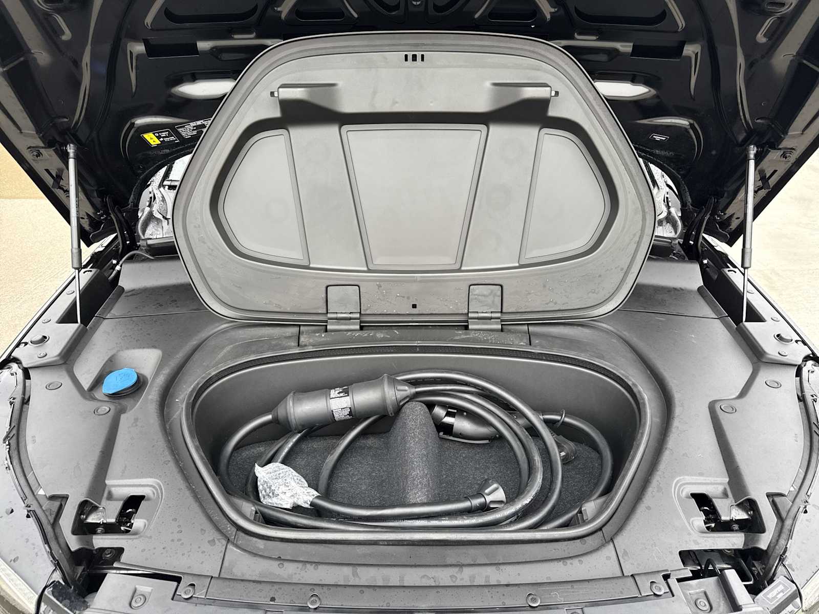 Thumbnail: 2023 Volvo XC40 - 15