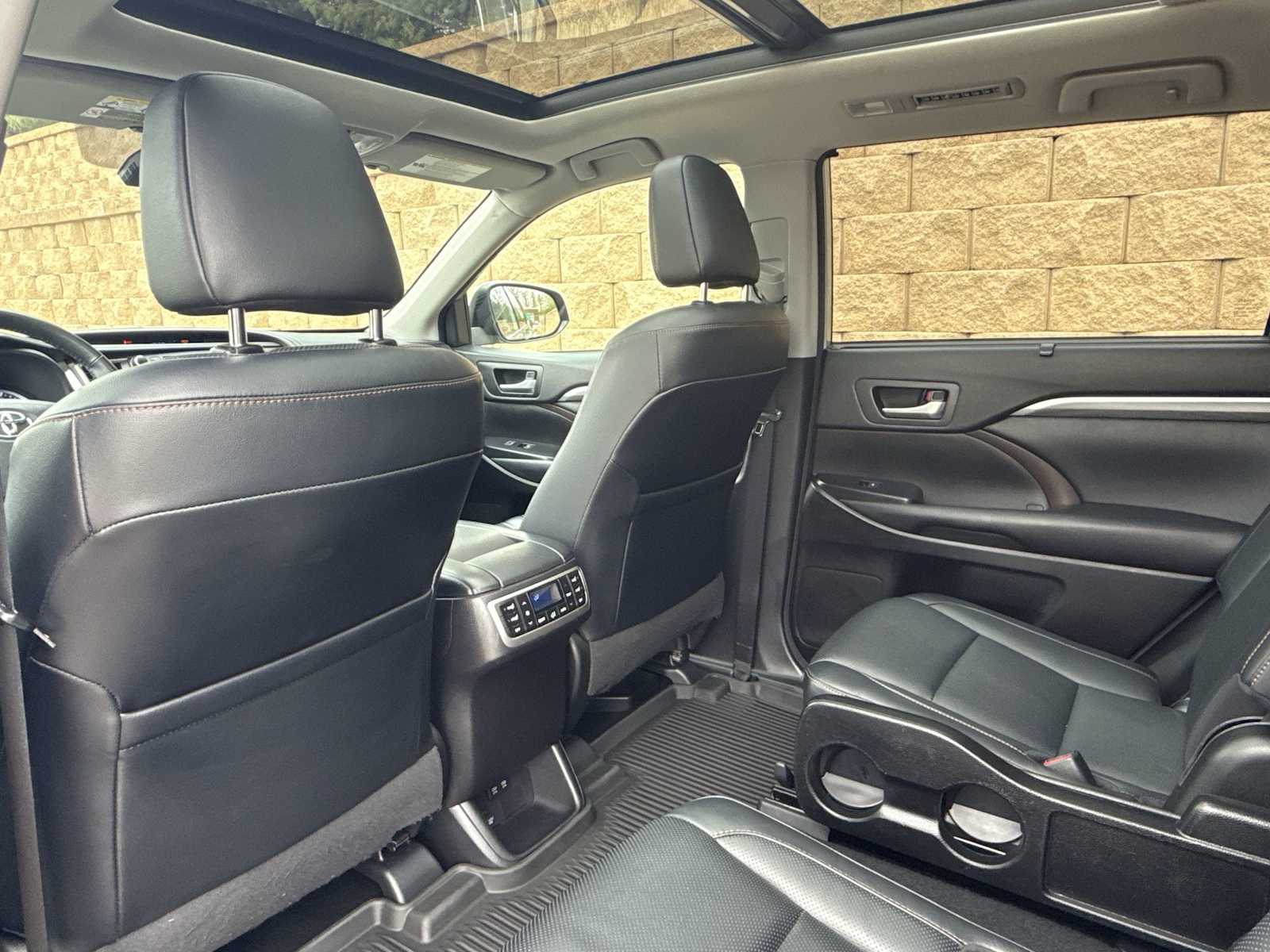 Thumbnail: 2018 Toyota Highlander - 19