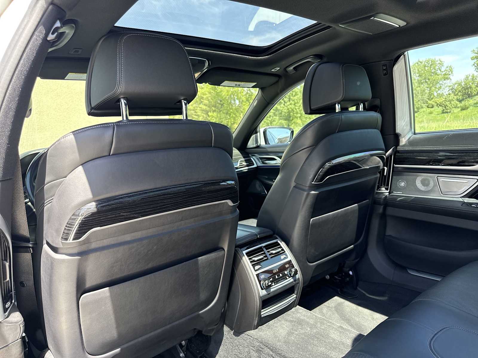 Thumbnail: 2020 BMW 7 Series - 19
