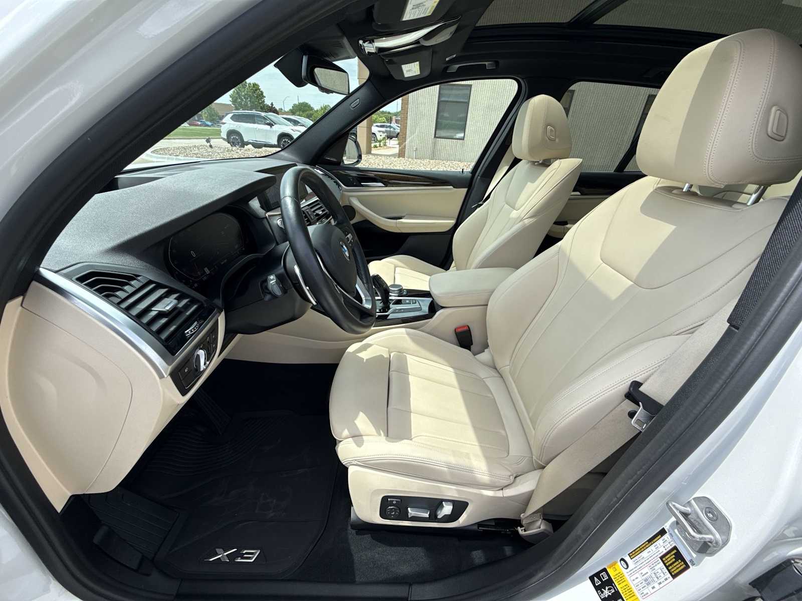 Thumbnail: 2021 BMW X3 - 10
