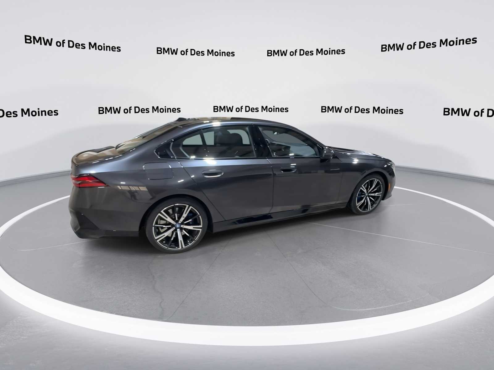 Thumbnail: 2025 BMW 5 Series - 8