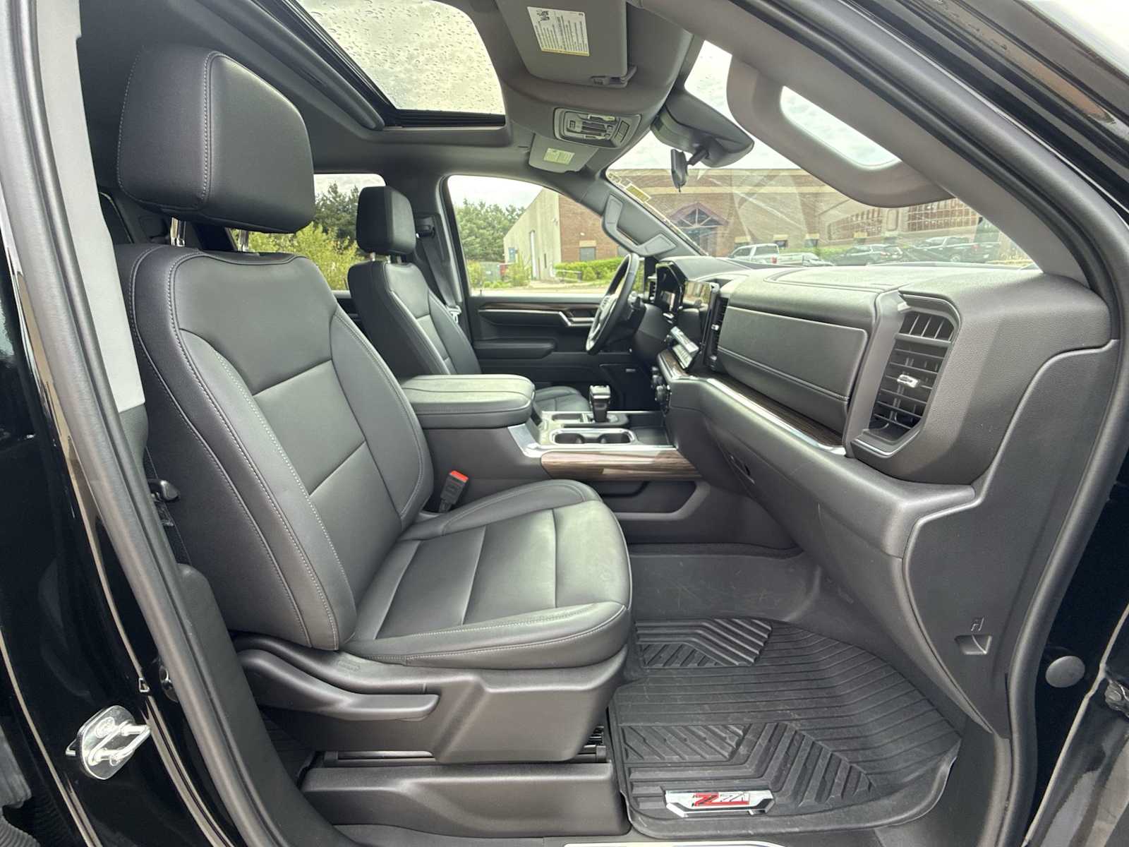 Thumbnail: 2024 Chevrolet Silverado 1500 - 24