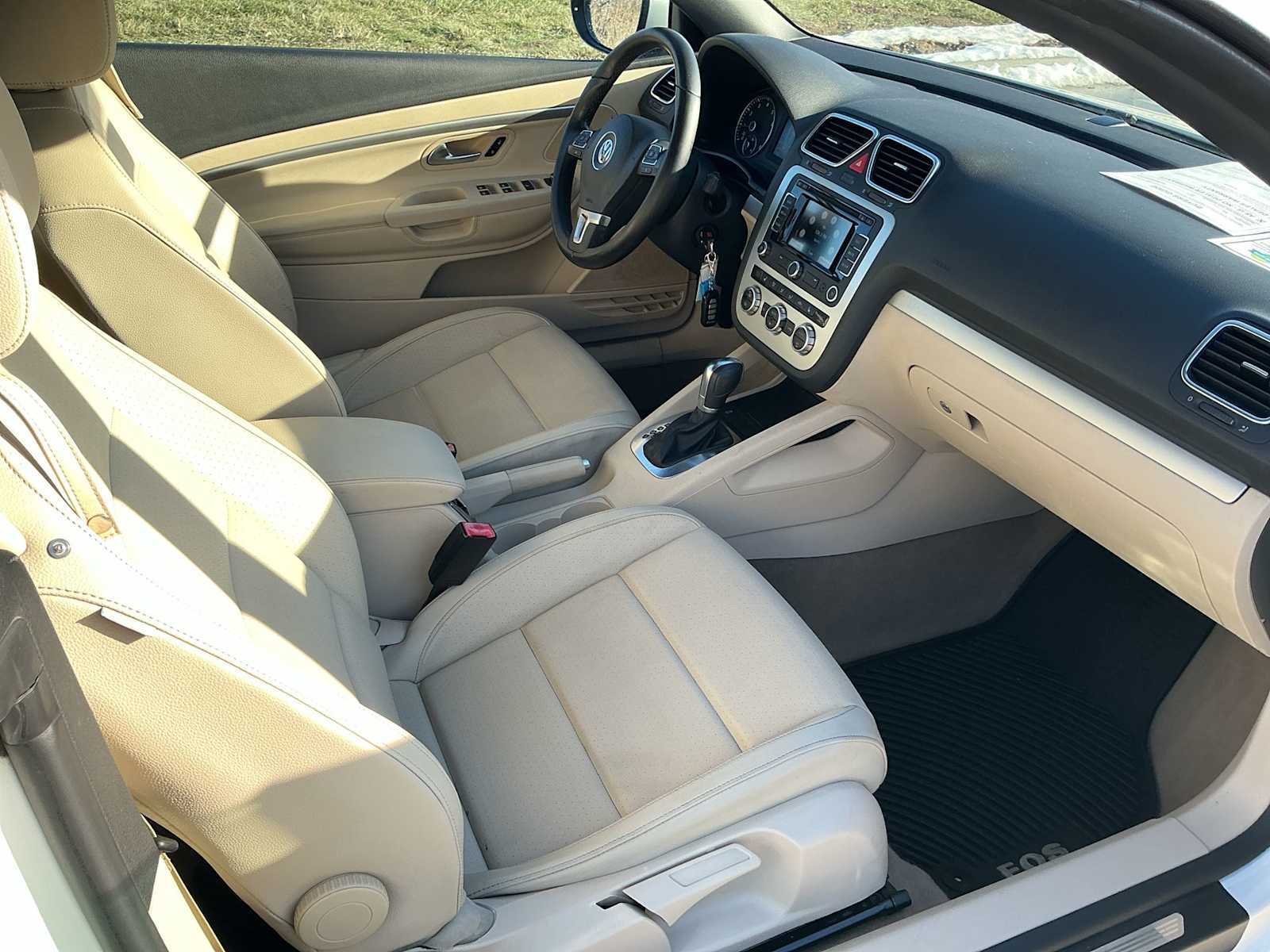 Thumbnail: 2014 Volkswagen Eos - 14