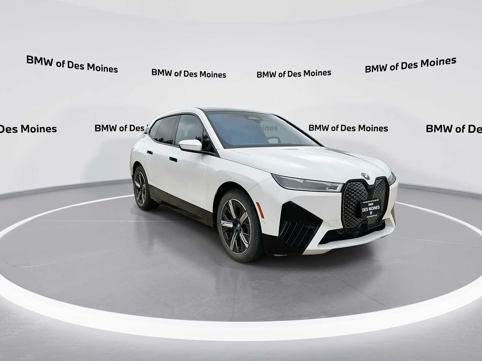 Used 2023 BMW iX Base with VIN WB523CF09PCL98953 for sale in Urbandale, IA