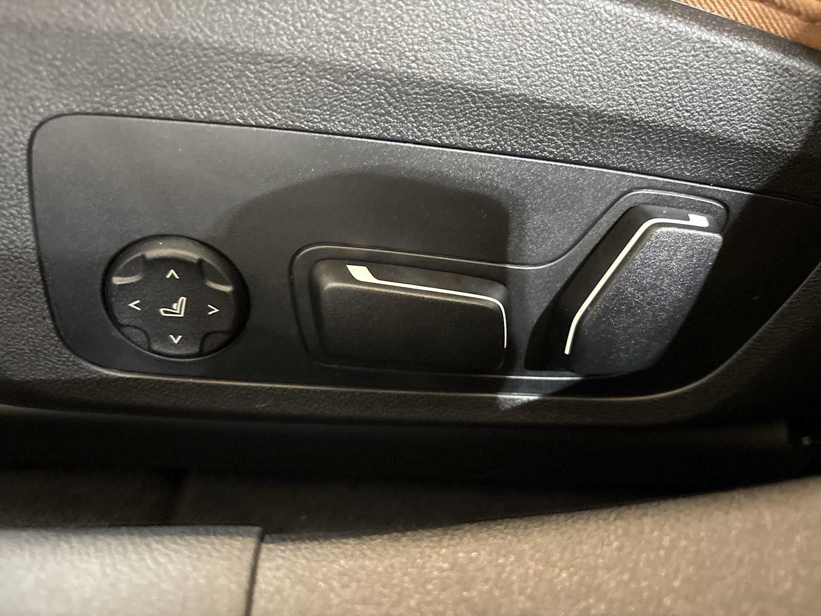 Thumbnail: 2025 BMW i4 - 23