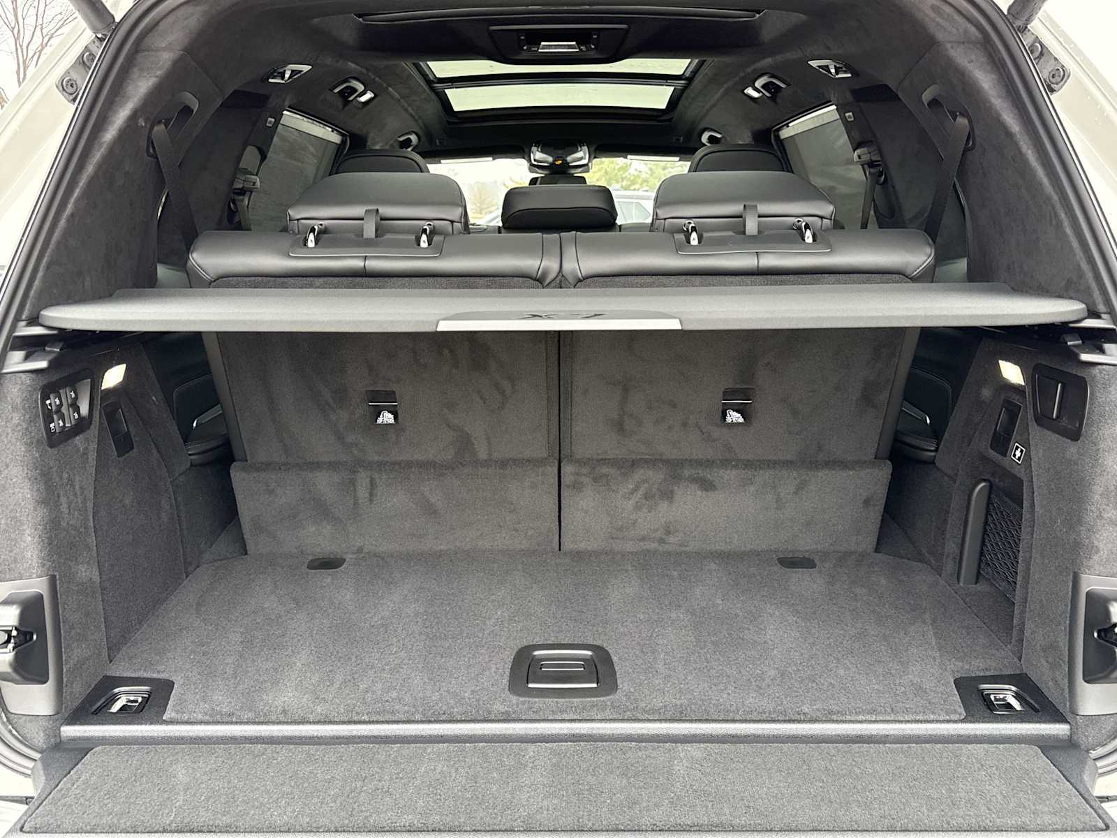 Thumbnail: 2026 BMW X7 - 37