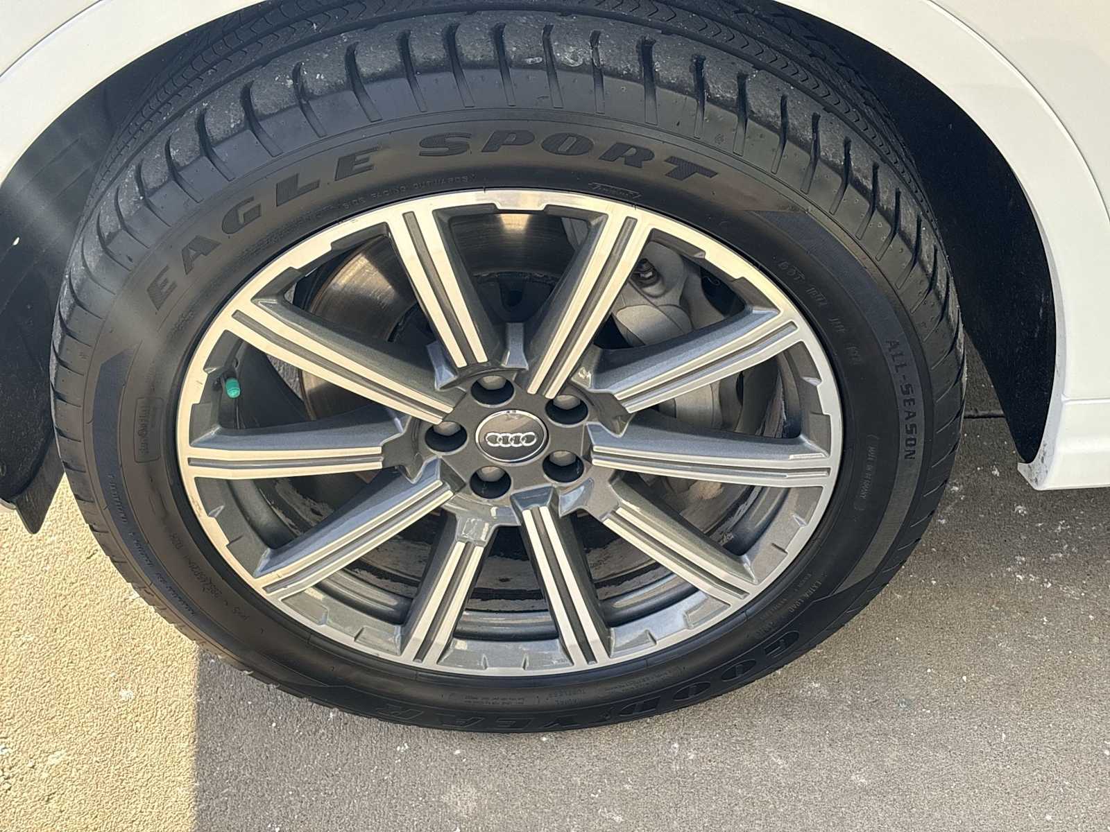 Thumbnail: 2019 Audi Q7 - 13