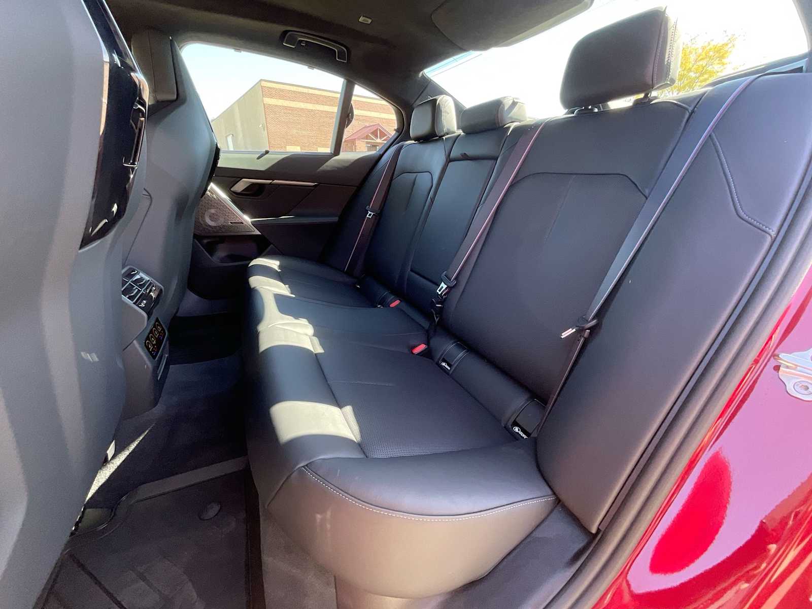 Thumbnail: 2025 BMW M5 - 20