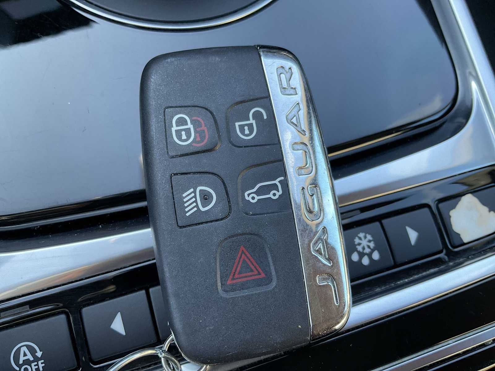 Thumbnail: 2018 Jaguar F-Pace - 35