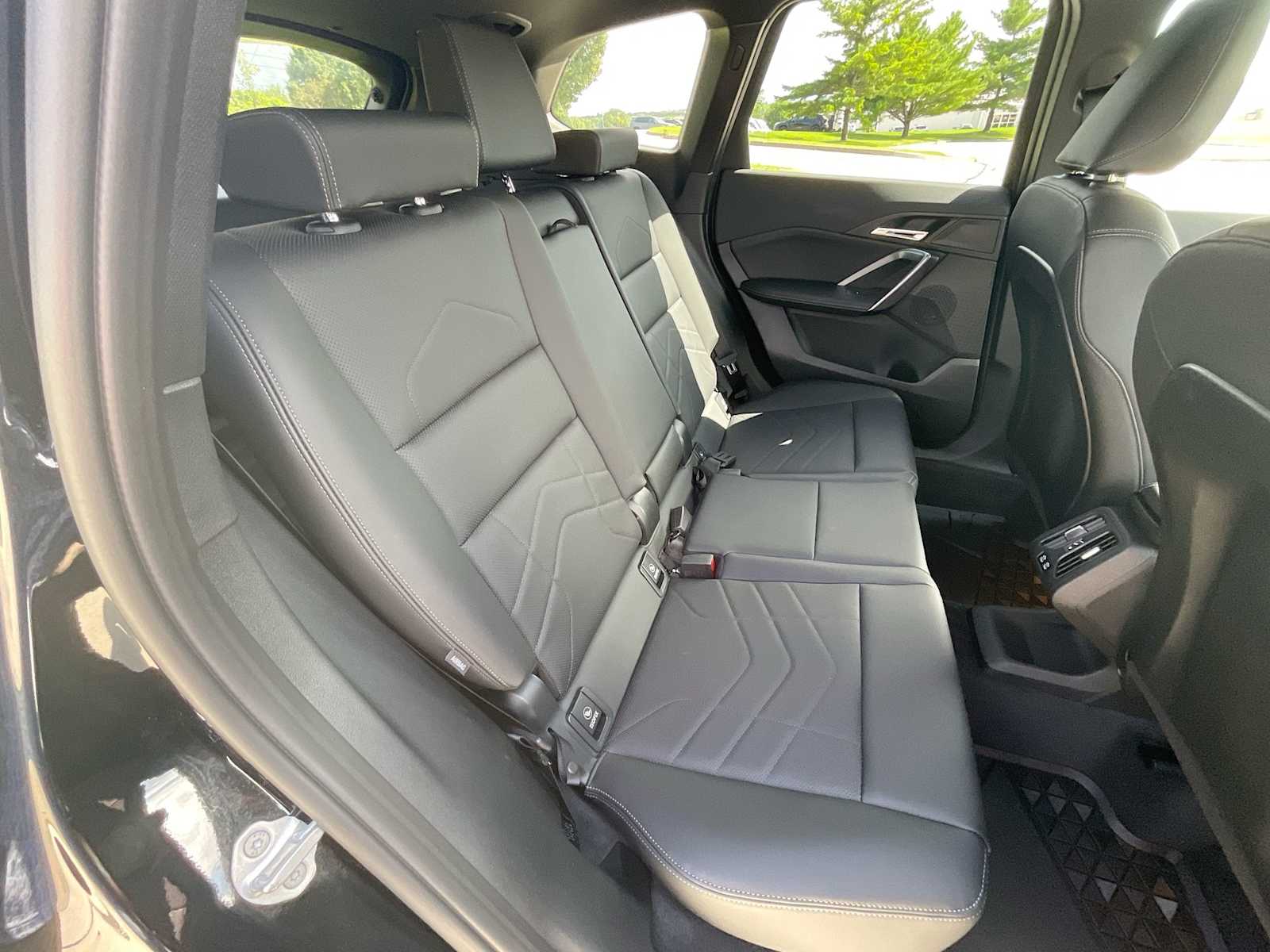 Thumbnail: 2025 BMW X1 - 21