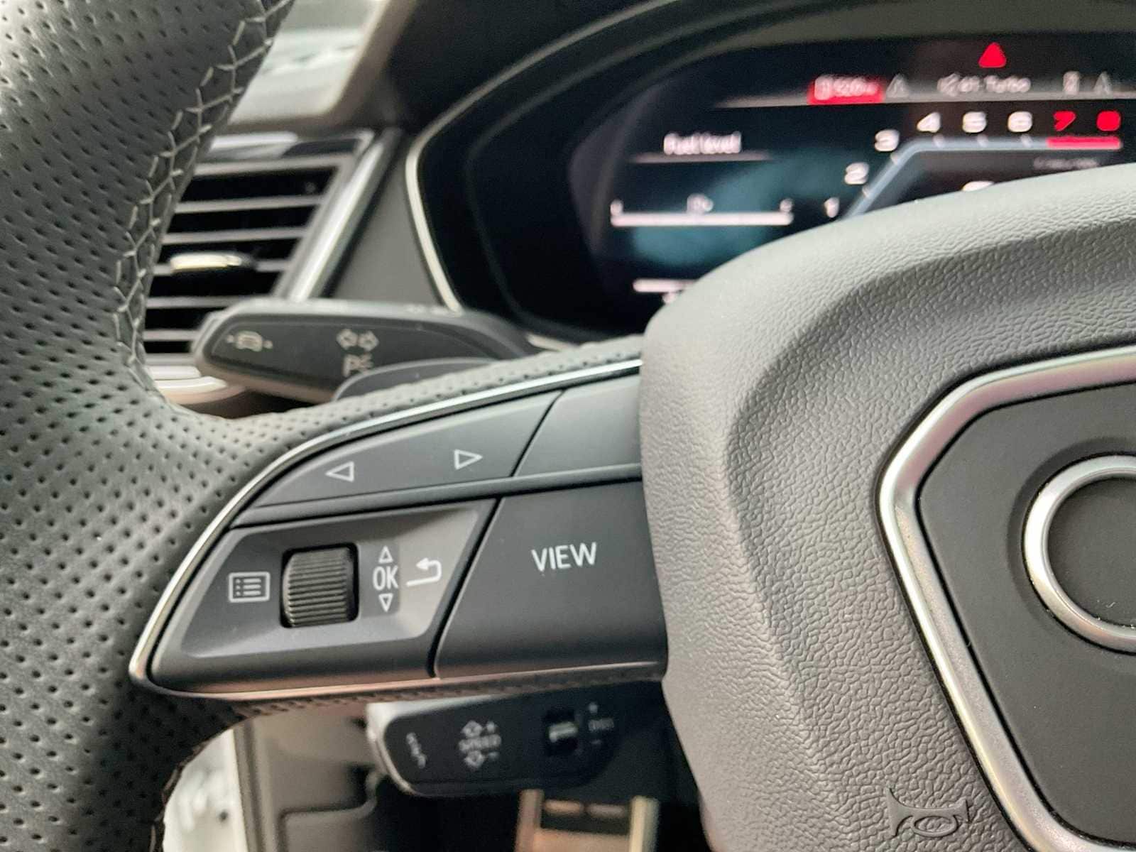 Thumbnail: 2024 Audi SQ5 - 25