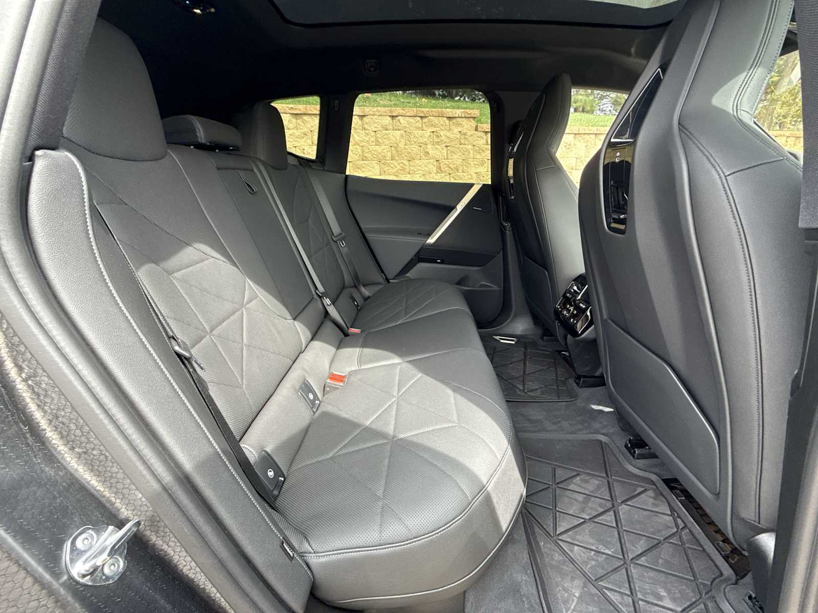 Thumbnail: 2026 BMW iX - 21