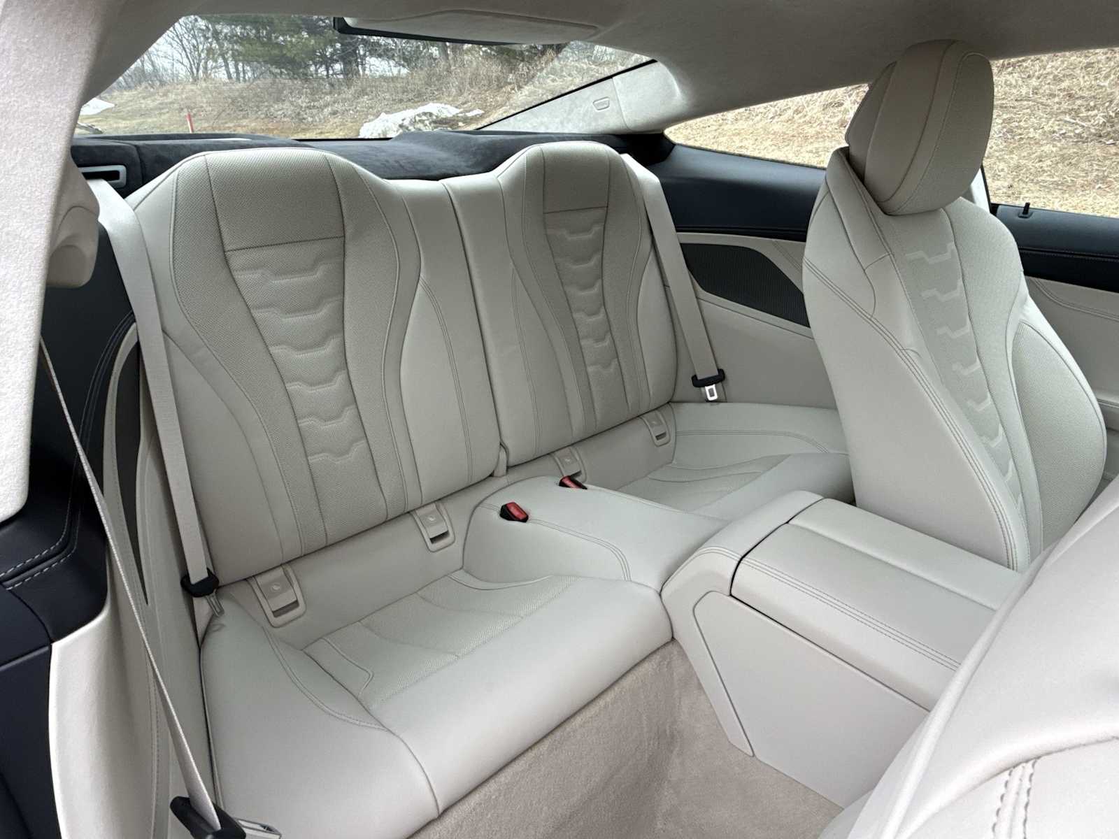 2026 BMW 8 Series M850i - Photo 19