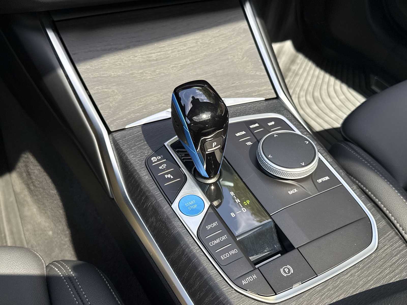 Thumbnail: 2023 BMW i4 - 30