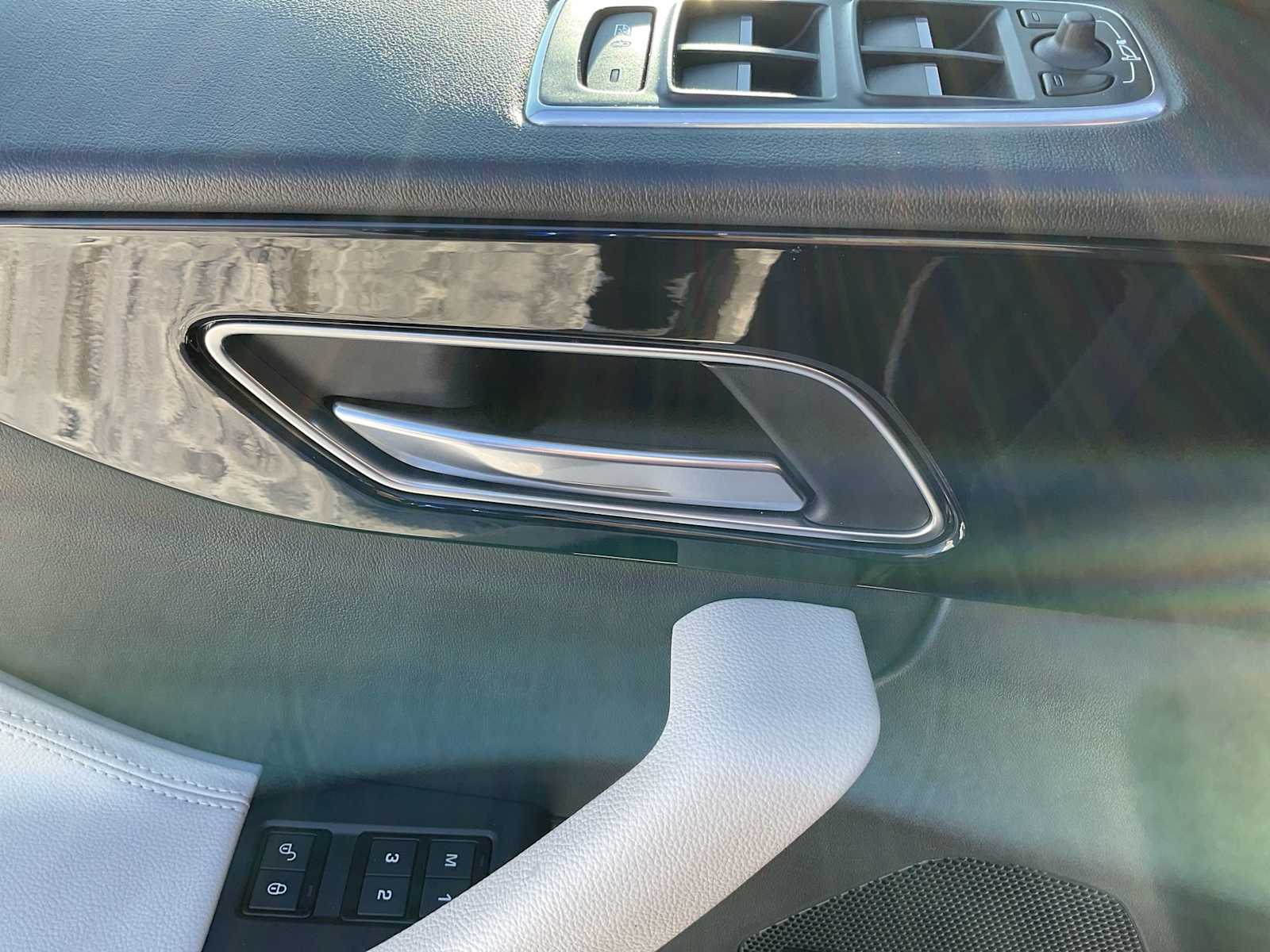 Thumbnail: 2018 Jaguar F-Pace - 20