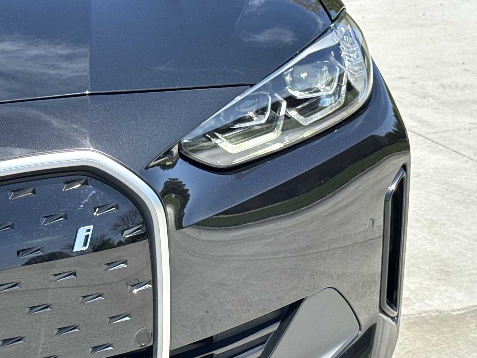 Thumbnail: 2023 BMW i4 - 11