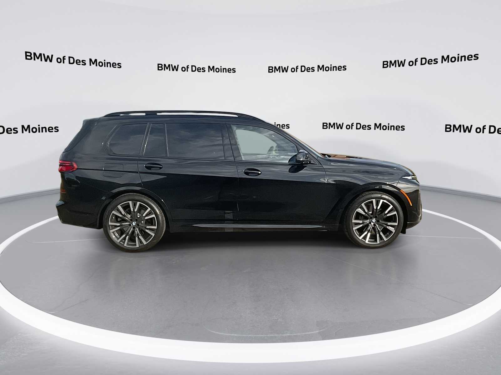 Thumbnail: 2026 BMW X7 - 9