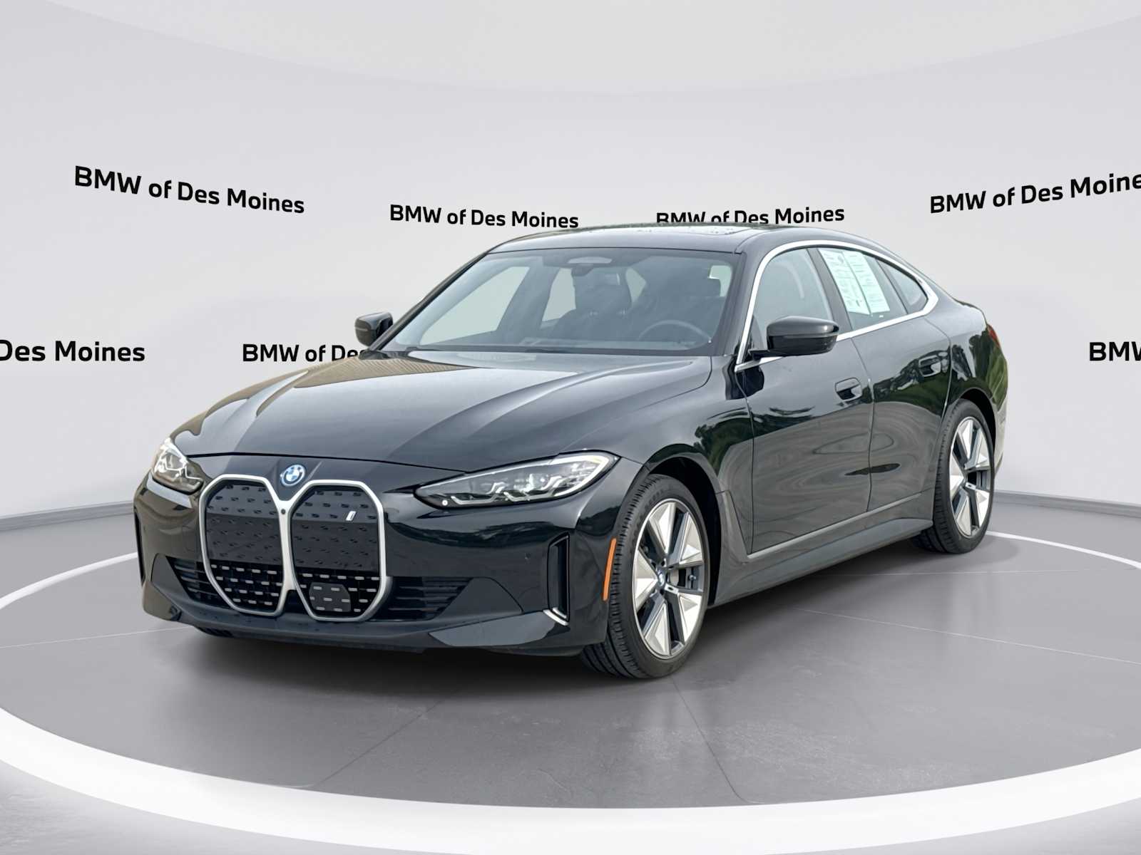 2023 BMW i4 eDrive35's photo