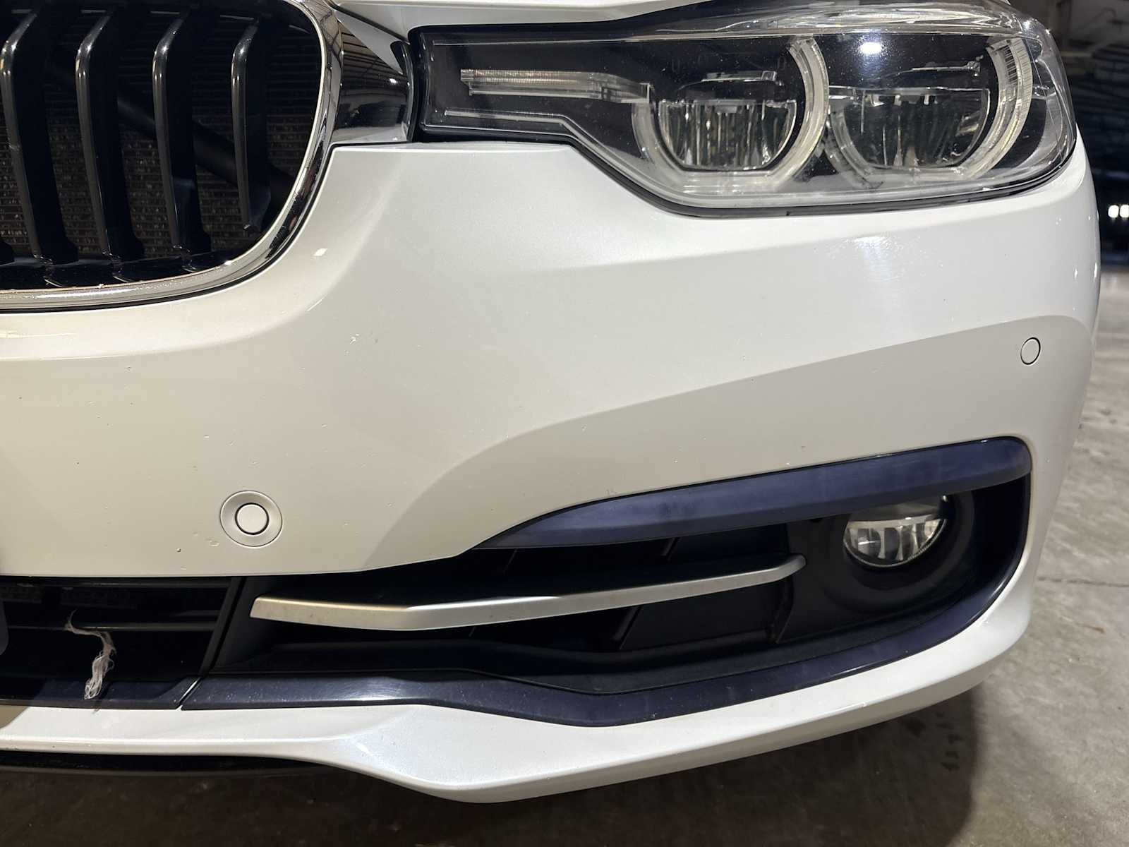 Thumbnail: 2017 BMW 3 Series - 11