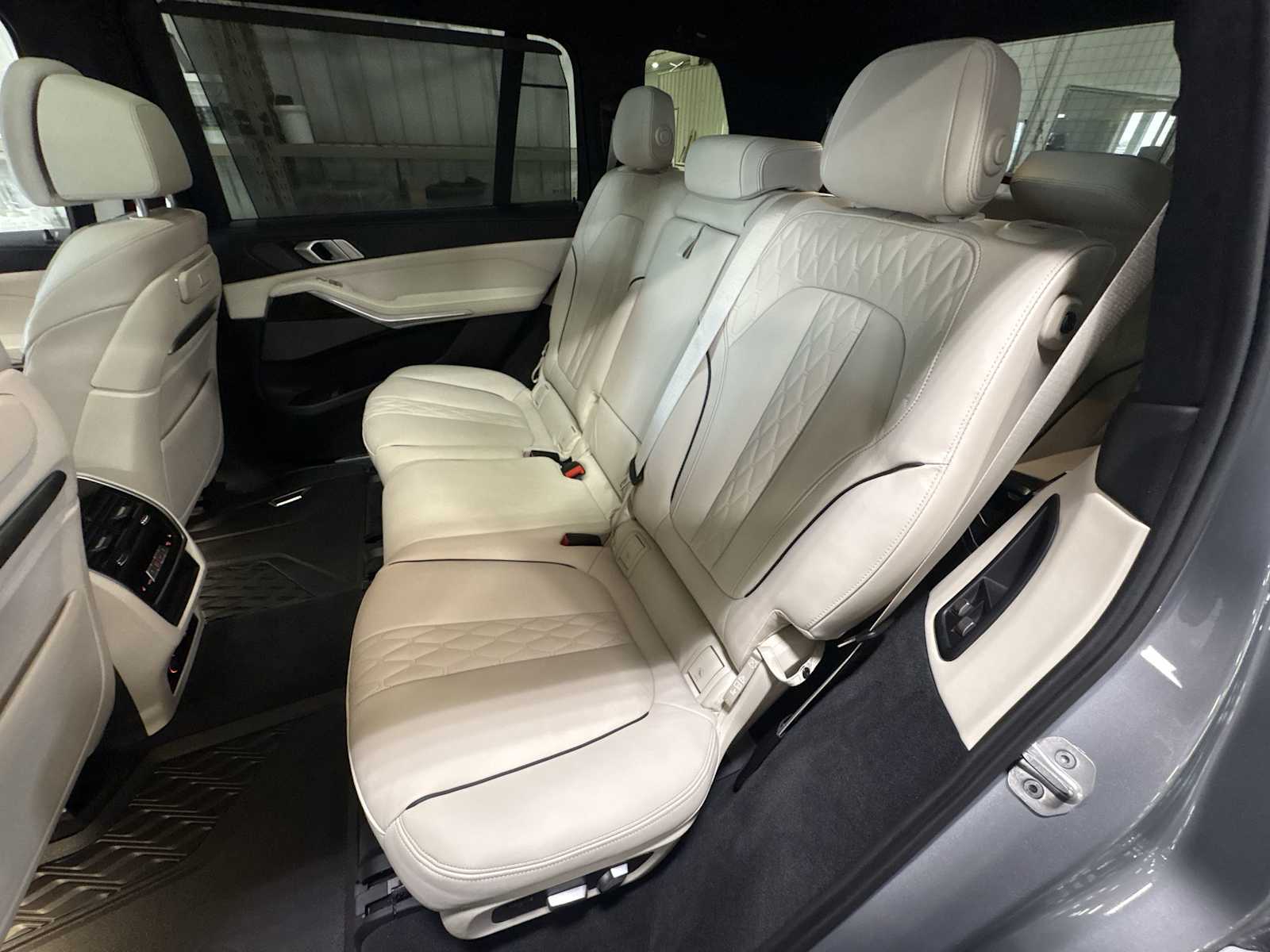 Thumbnail: 2024 BMW X7 - 20