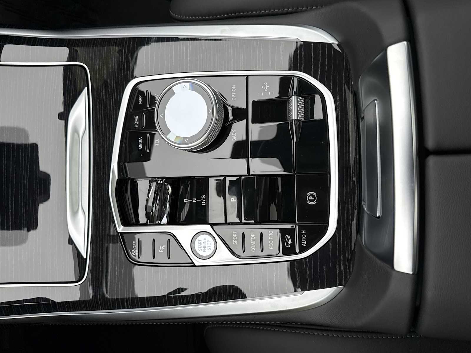 Thumbnail: 2026 BMW X7 - 30