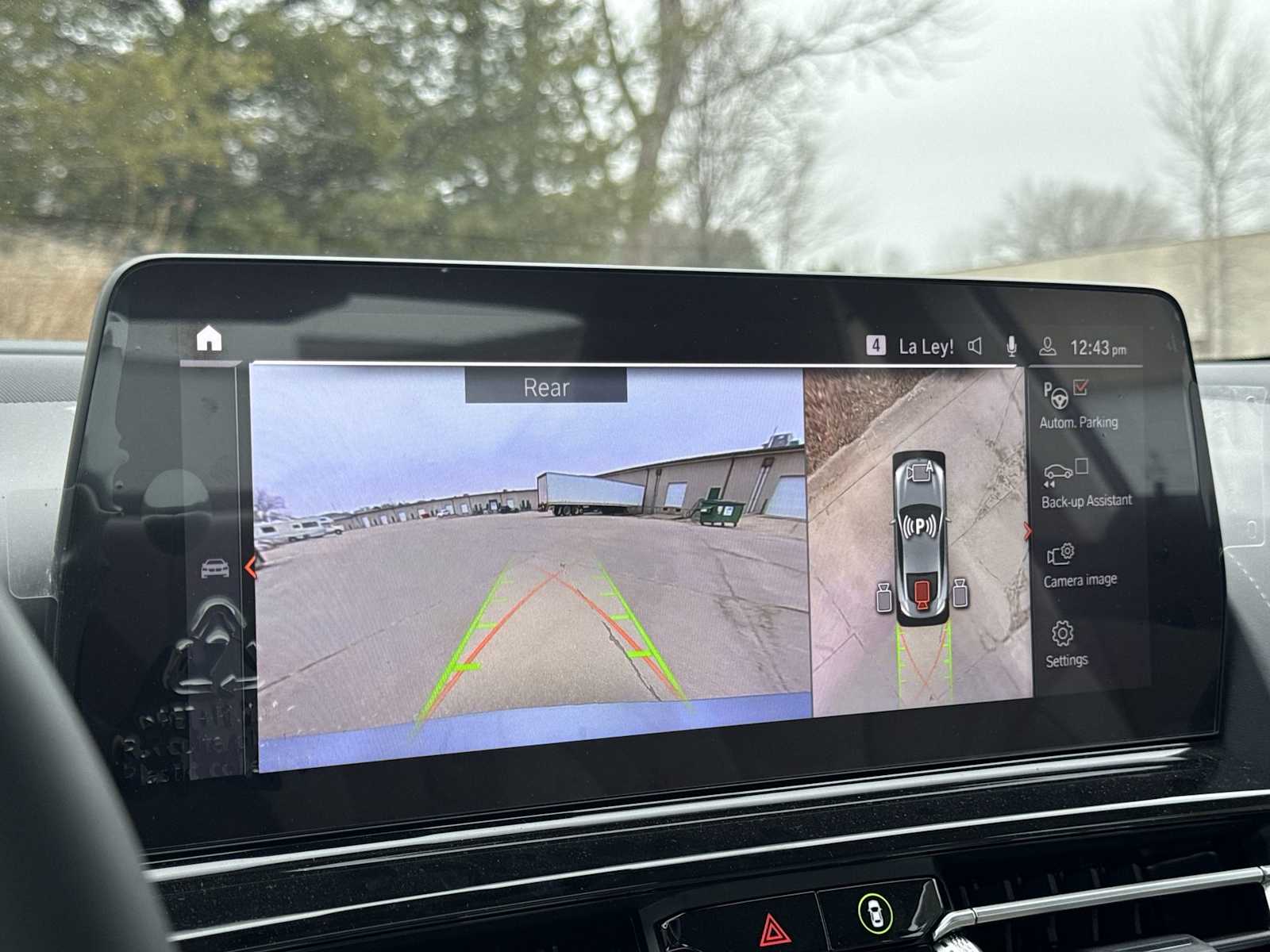 2026 BMW 8 Series M850i - Photo 28