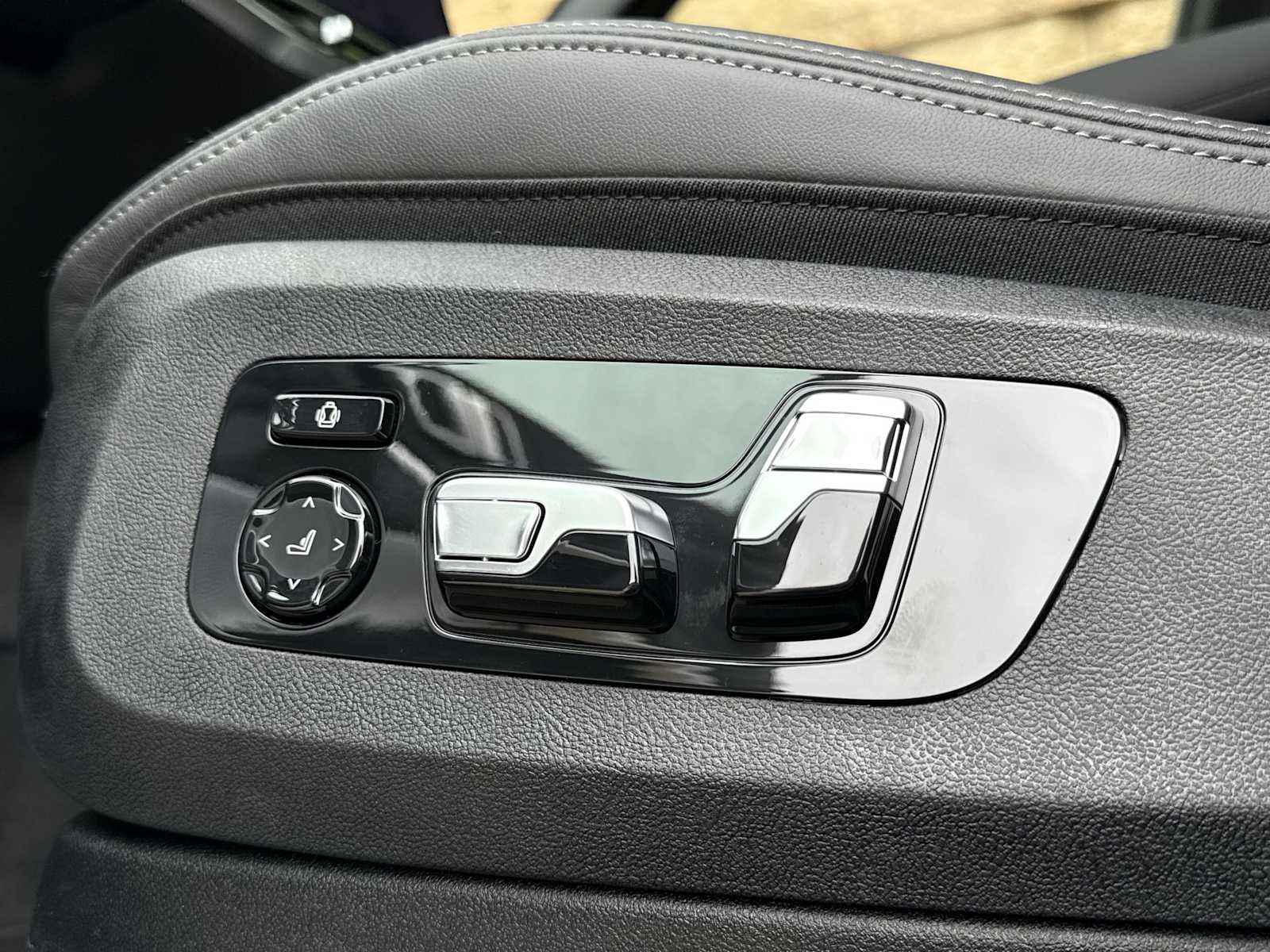 Thumbnail: 2026 BMW X5 - 18