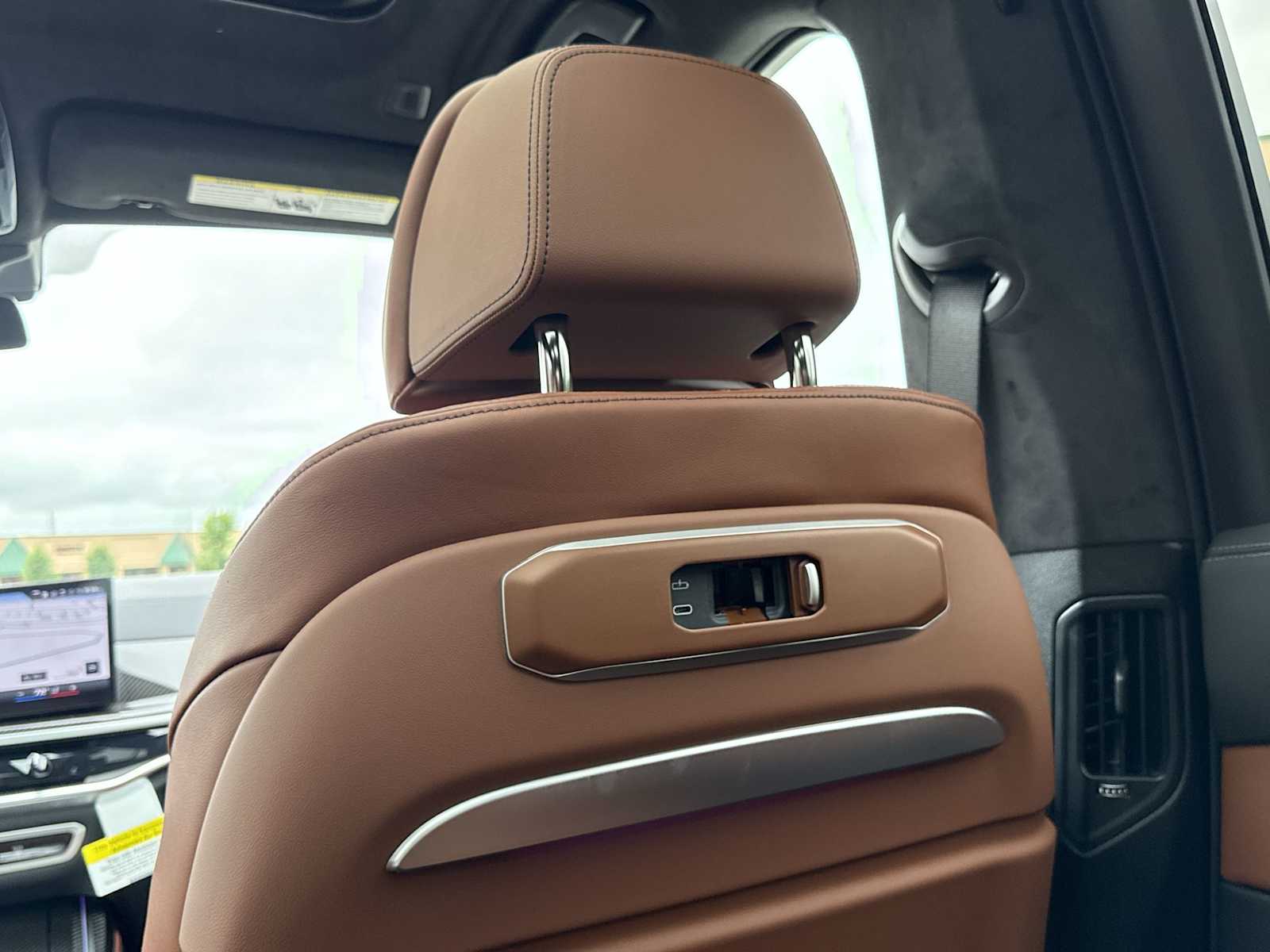Thumbnail: 2026 BMW X7 - 43
