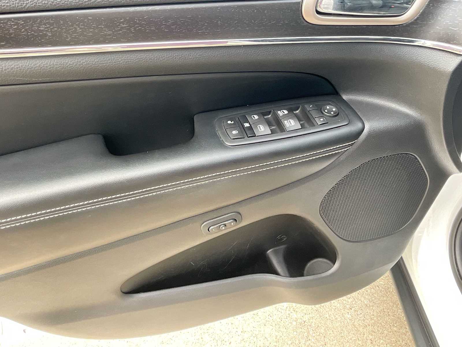 2016 Jeep Grand Cherokee Limited Edition 15