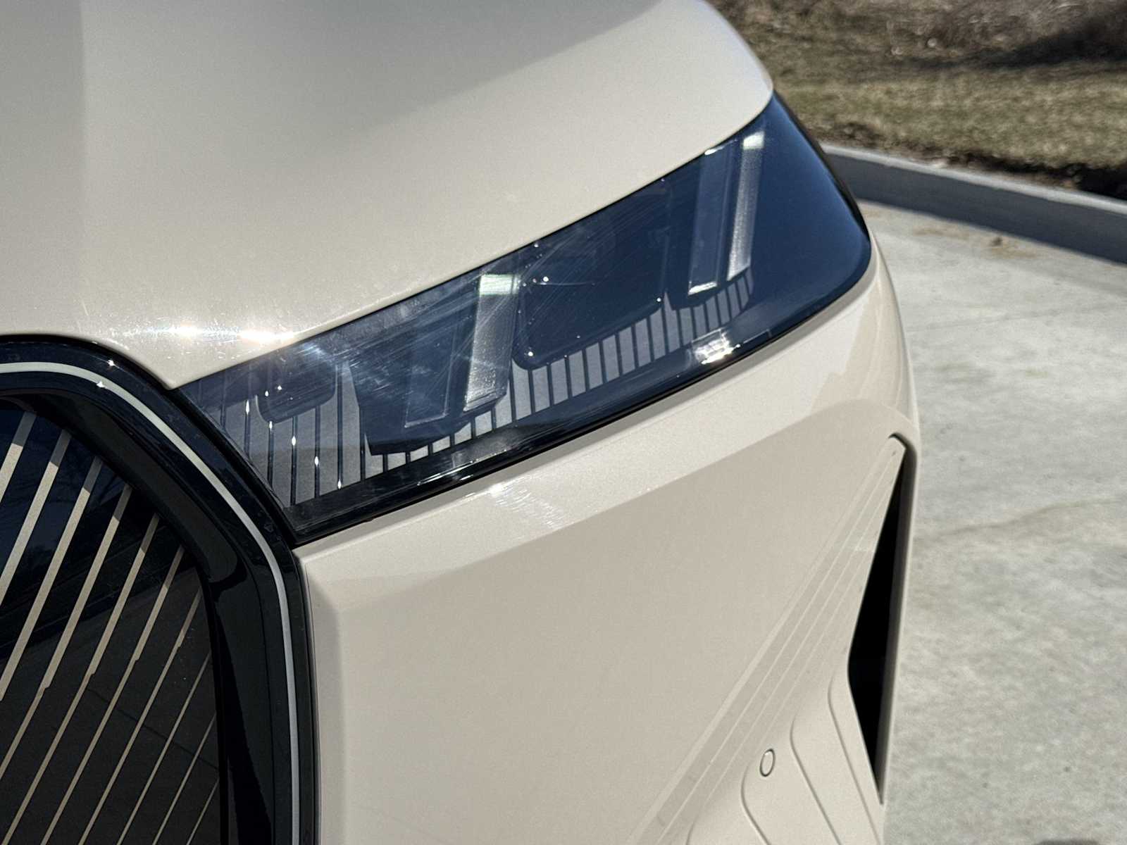 Thumbnail: 2026 BMW iX - 11