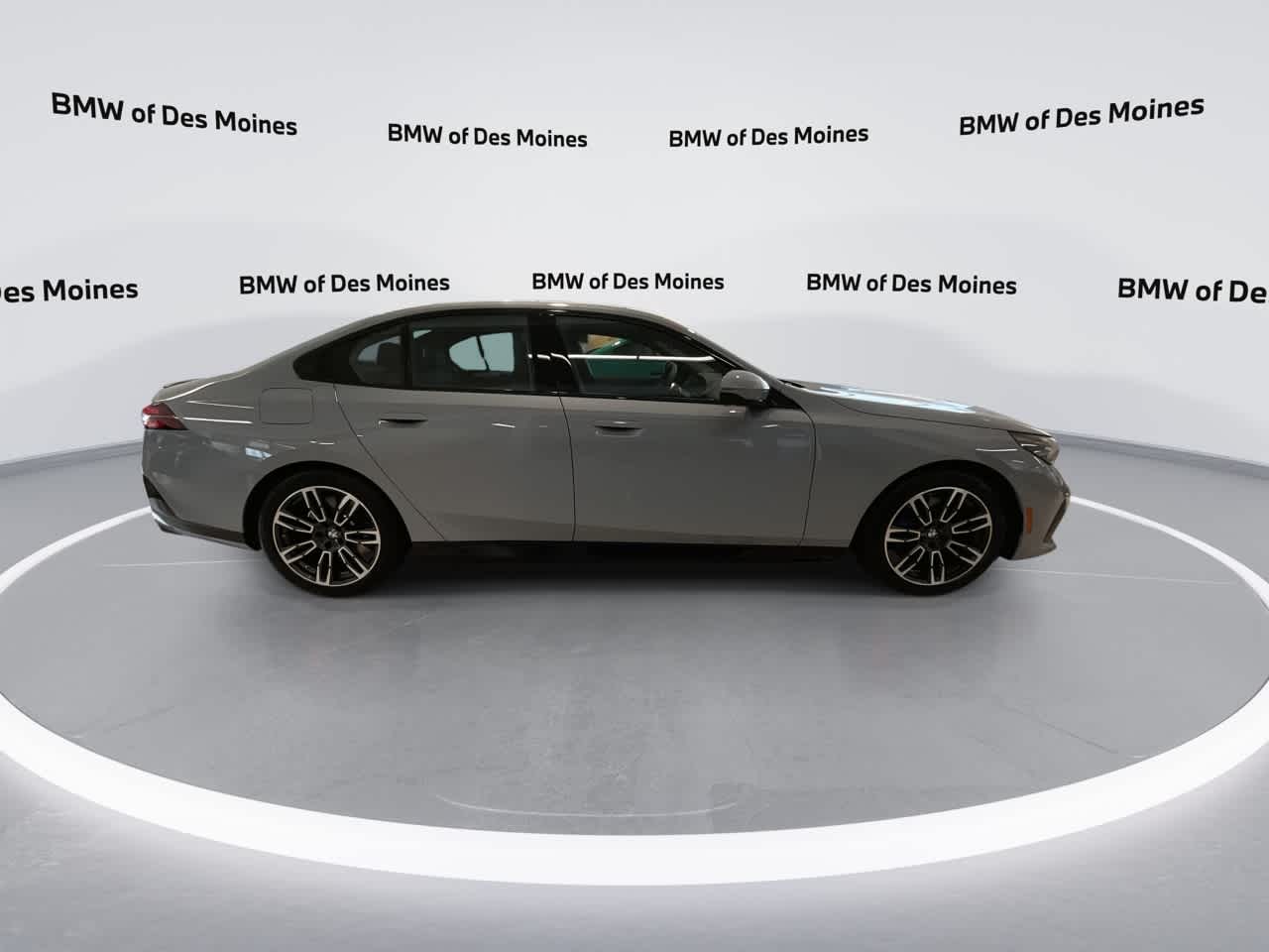 Thumbnail: 2026 BMW 5 Series - 9