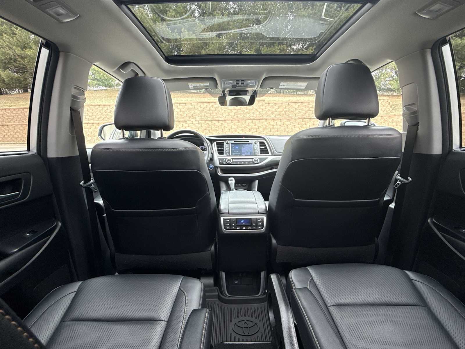 Thumbnail: 2018 Toyota Highlander - 43