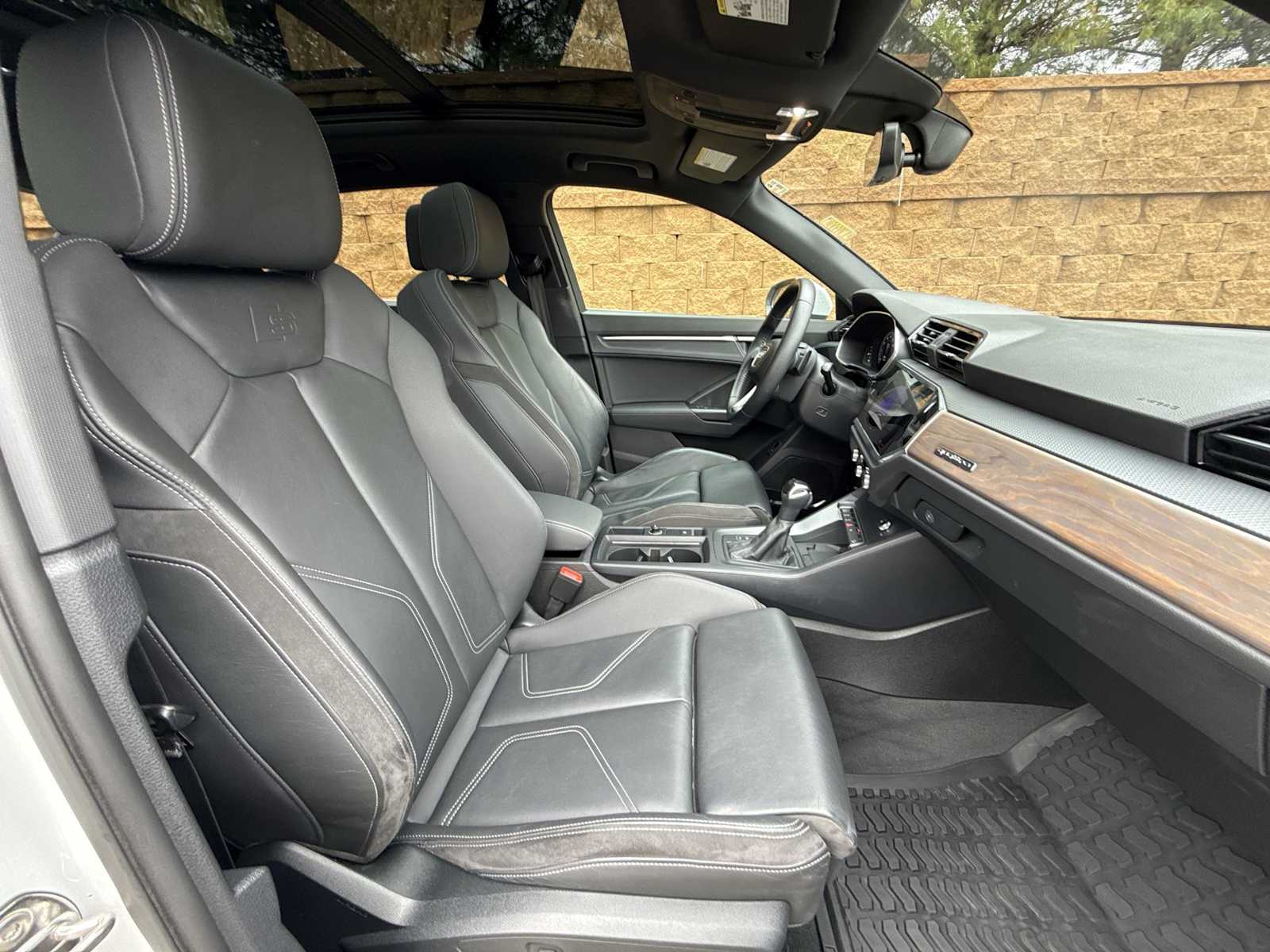 Thumbnail: 2020 Audi Q3 - 24